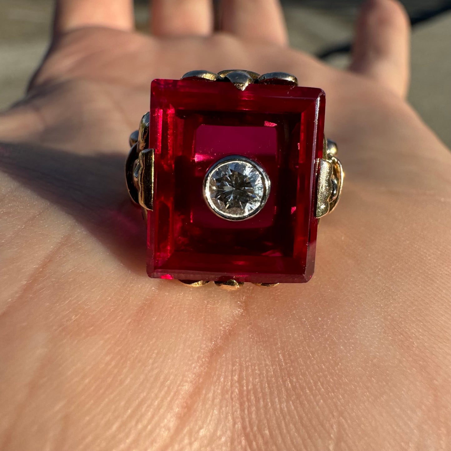 Mid-Century 18k Yellow Gold .20Ct Natural Diamond Red Spinel Fleur De Lis Ring (7.5)