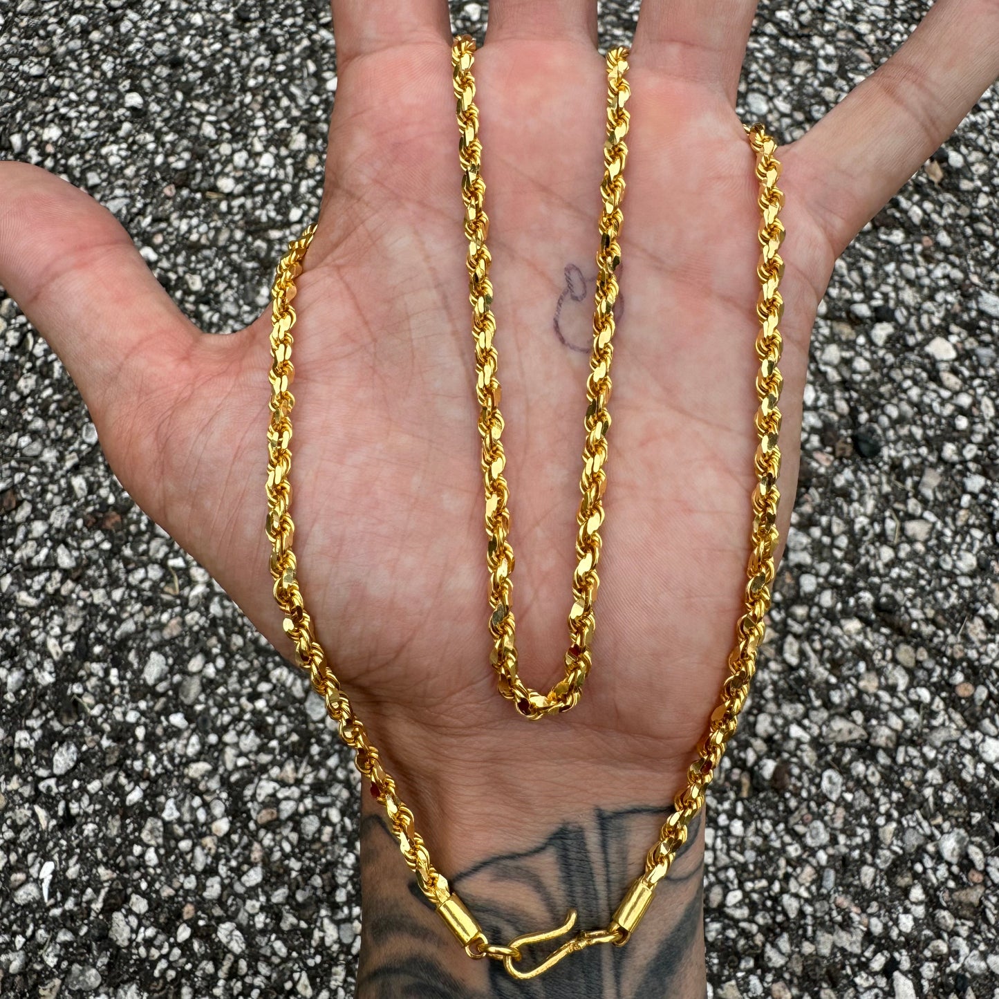 Vintage Solid 22K Yellow Gold Heavyweight Diamondcut Rope Chain Necklace (24”)