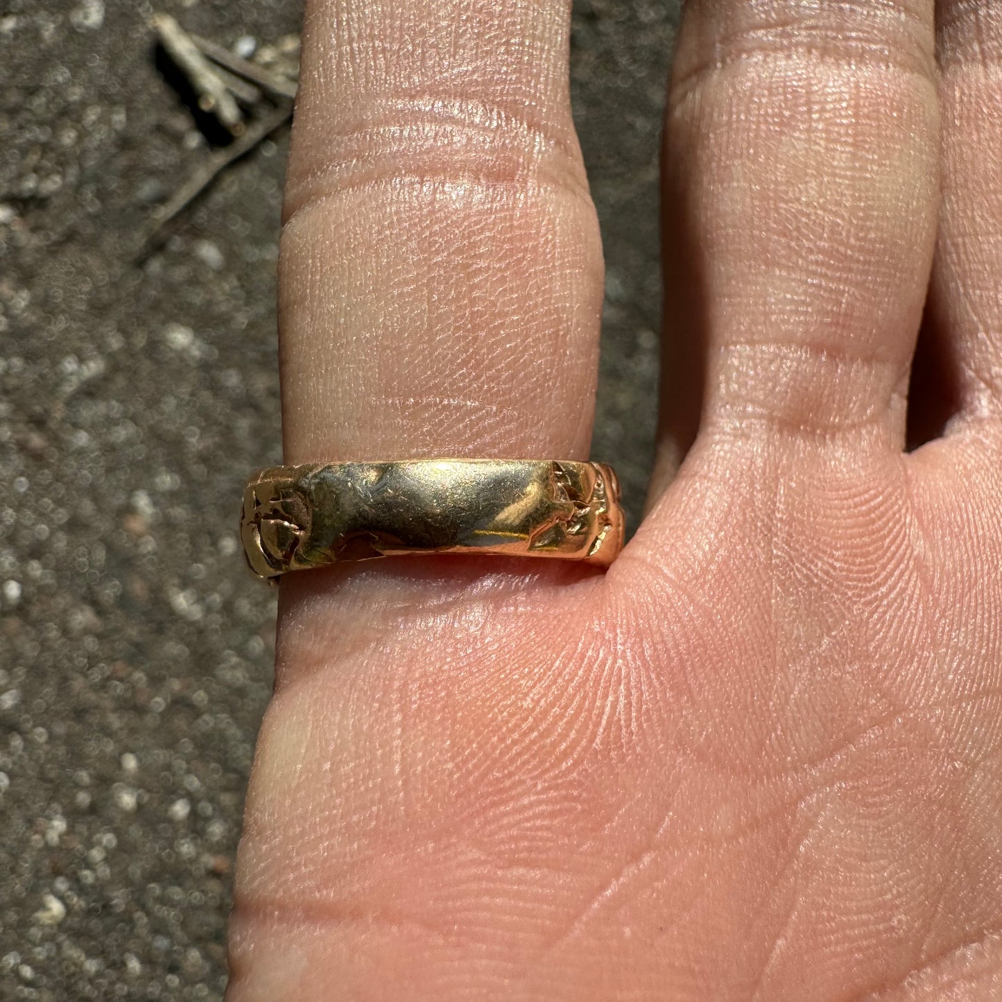 1970’s Solid 14k Yellow Gold .25ct Natural Diamond Brutalist Nugget Gypsy Ring (8)