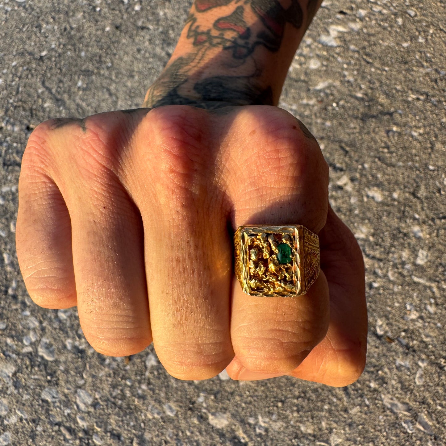 Antique Handcrafted Solid 18k Yellow Gold Columbian Emerald Raw Natural Gold Nugget Signet Ring (9)