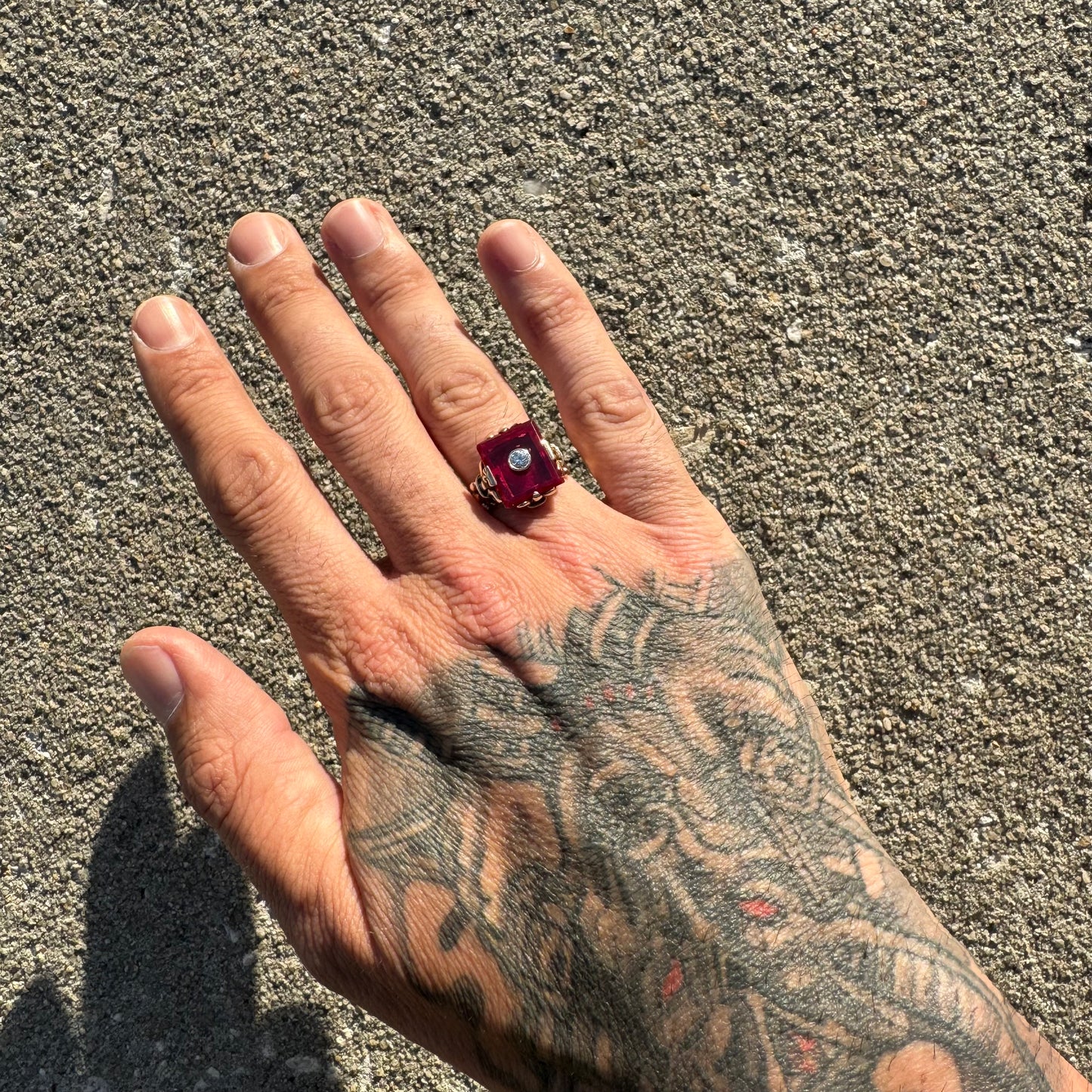 Mid-Century 18k Yellow Gold .20Ct Natural Diamond Red Spinel Fleur De Lis Ring (7.5)