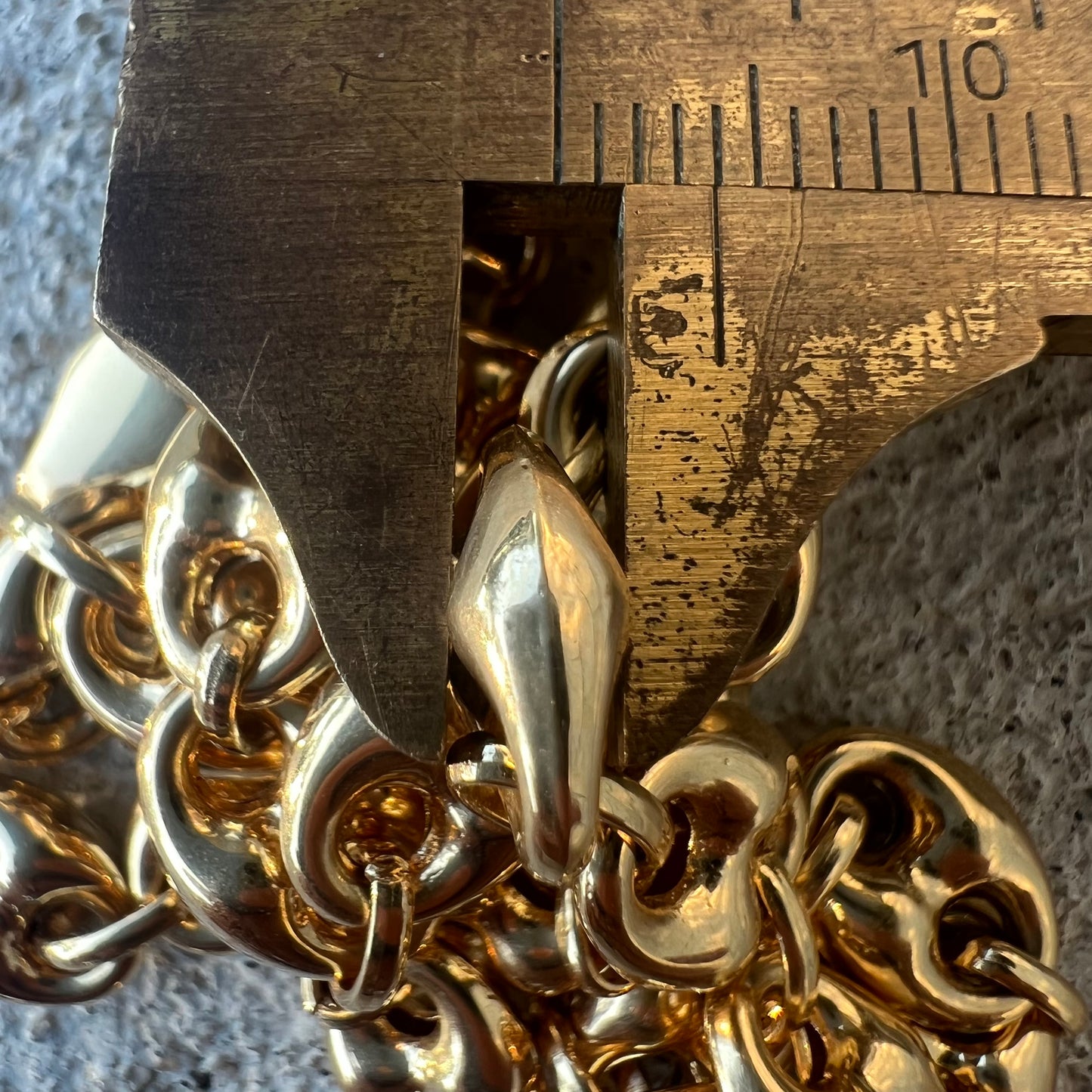 18k Chunky Italian Puffed Gucci Link Necklace (18”)