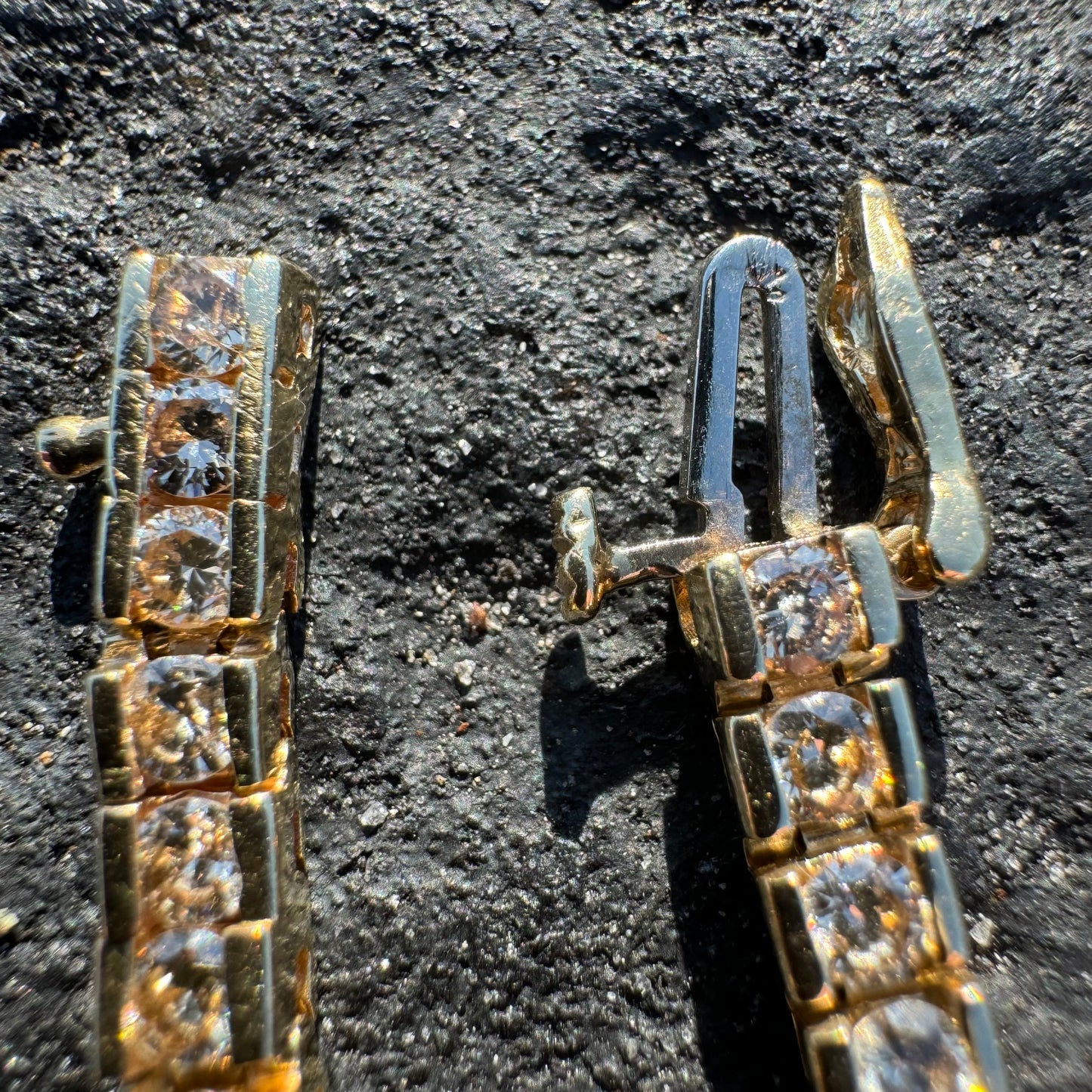 Vintage 14k Yellow Gold 4.25CTW Natural Channel Set Diamond Tennis Bracelet (7.5”)