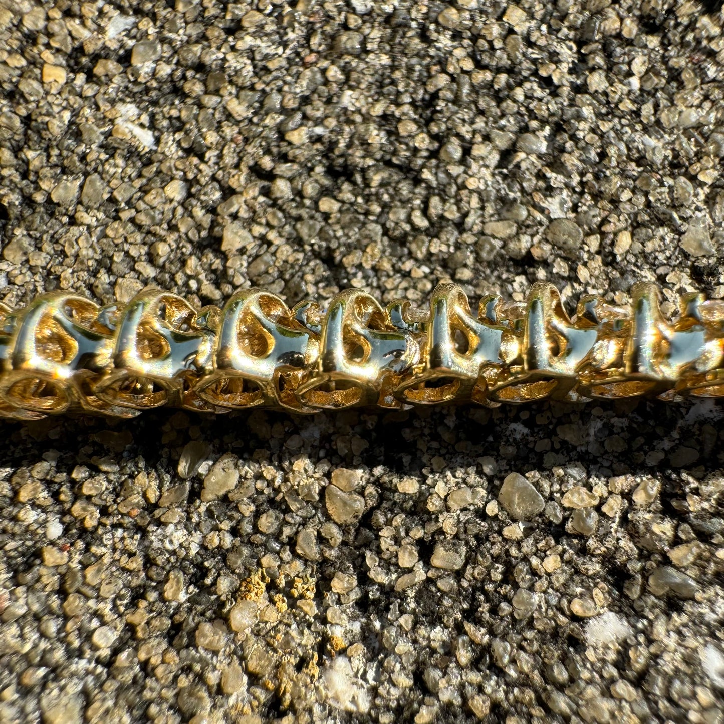 Vintage 14k Yellow Gold 2.0CTW Natural Diamond Tennis Bracelet (7.25”)