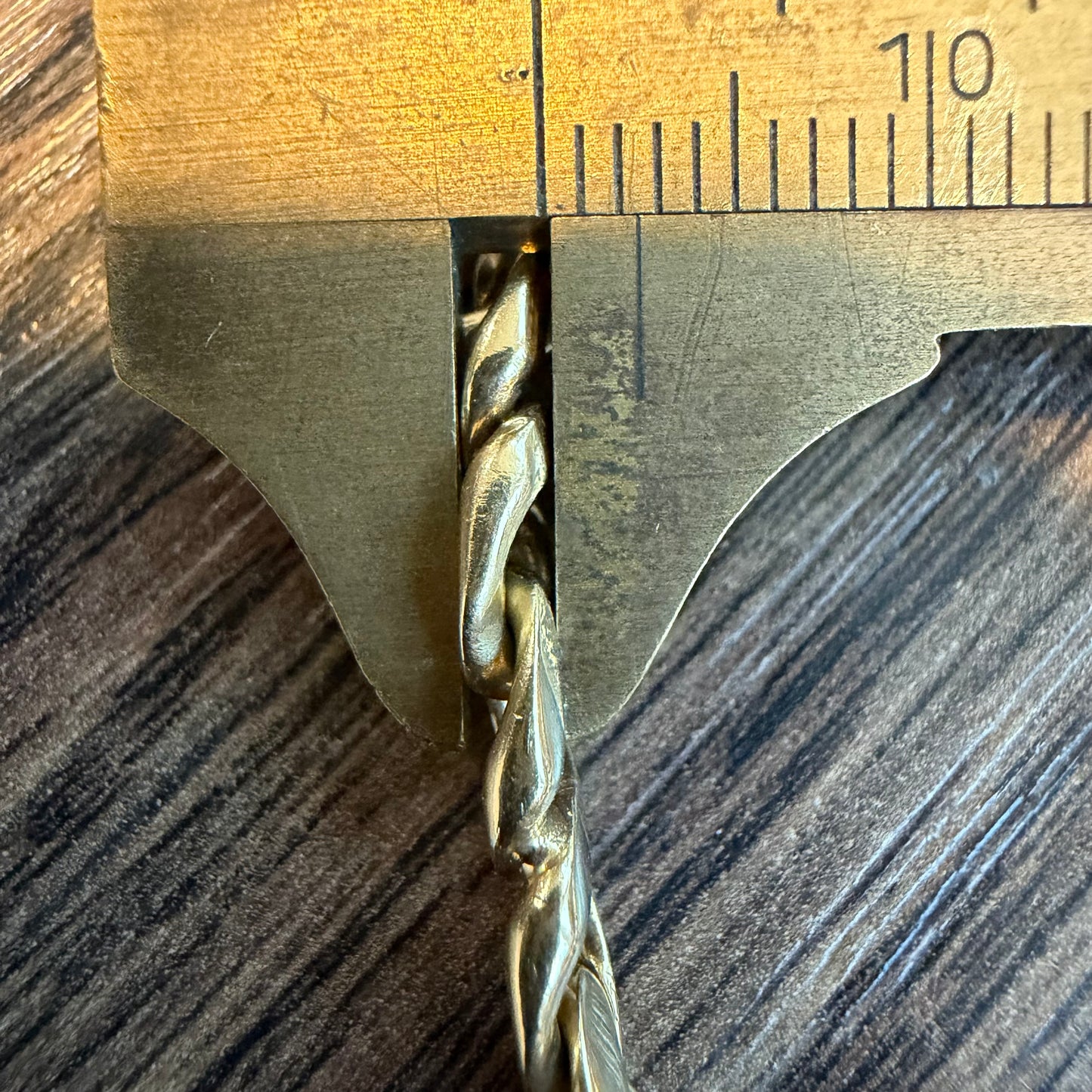 Vintage Solid 14k Yellow Gold Figure 8 Curb Link Bracelet (8.75”)