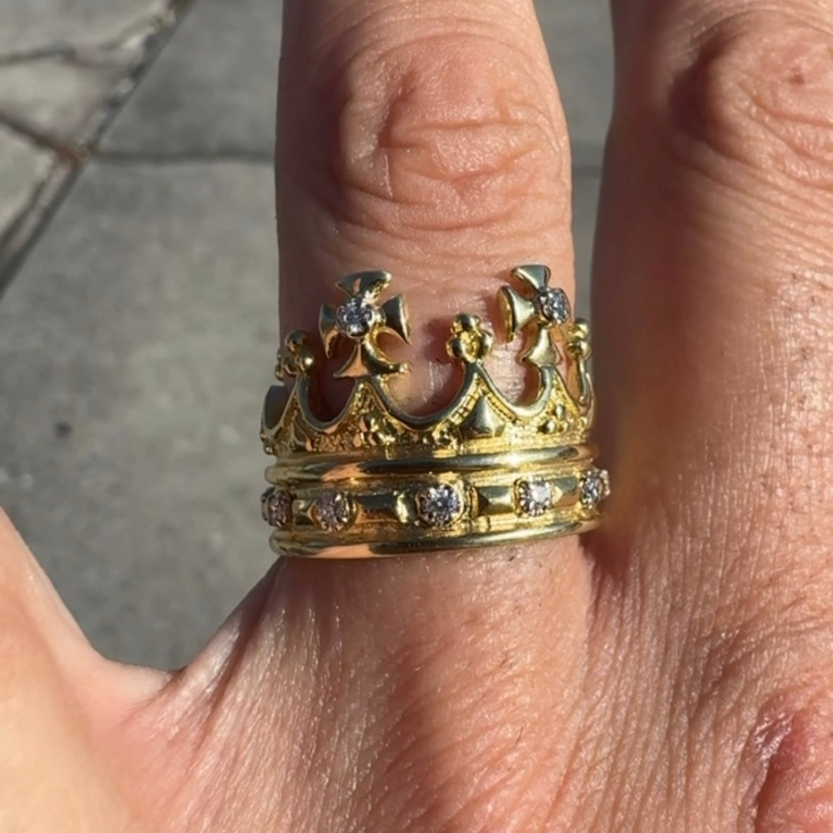 Crown ring