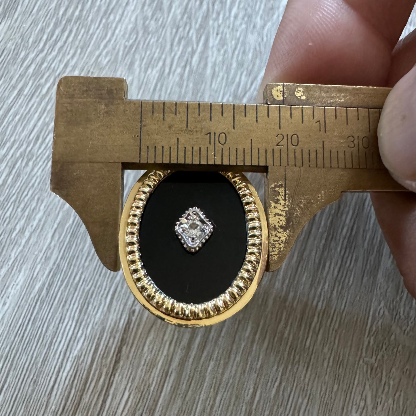 Vintage Solid 18k Yellow Gold Black Onyx Natural Solitaire Diamond Signet Ring (8.25)