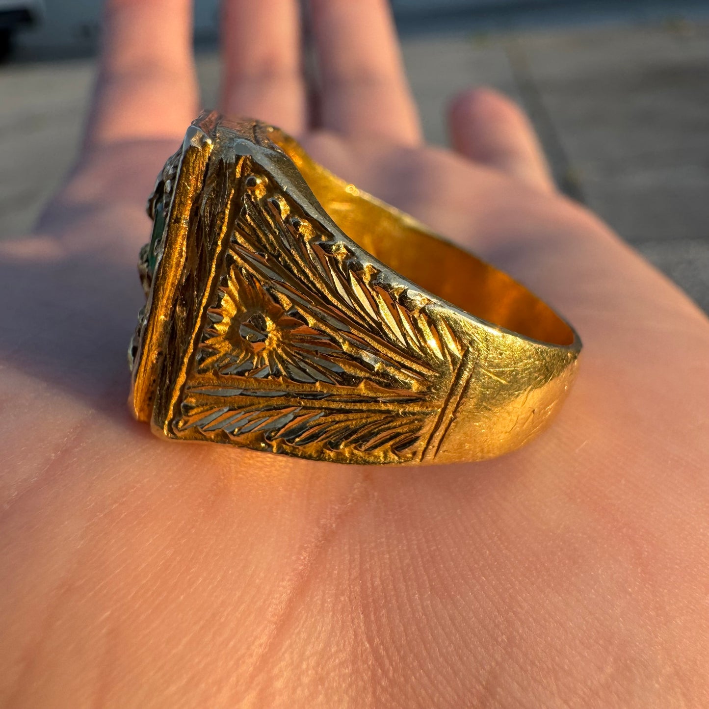 Antique Handcrafted Solid 18k Yellow Gold Columbian Emerald Raw Natural Gold Nugget Signet Ring (9)