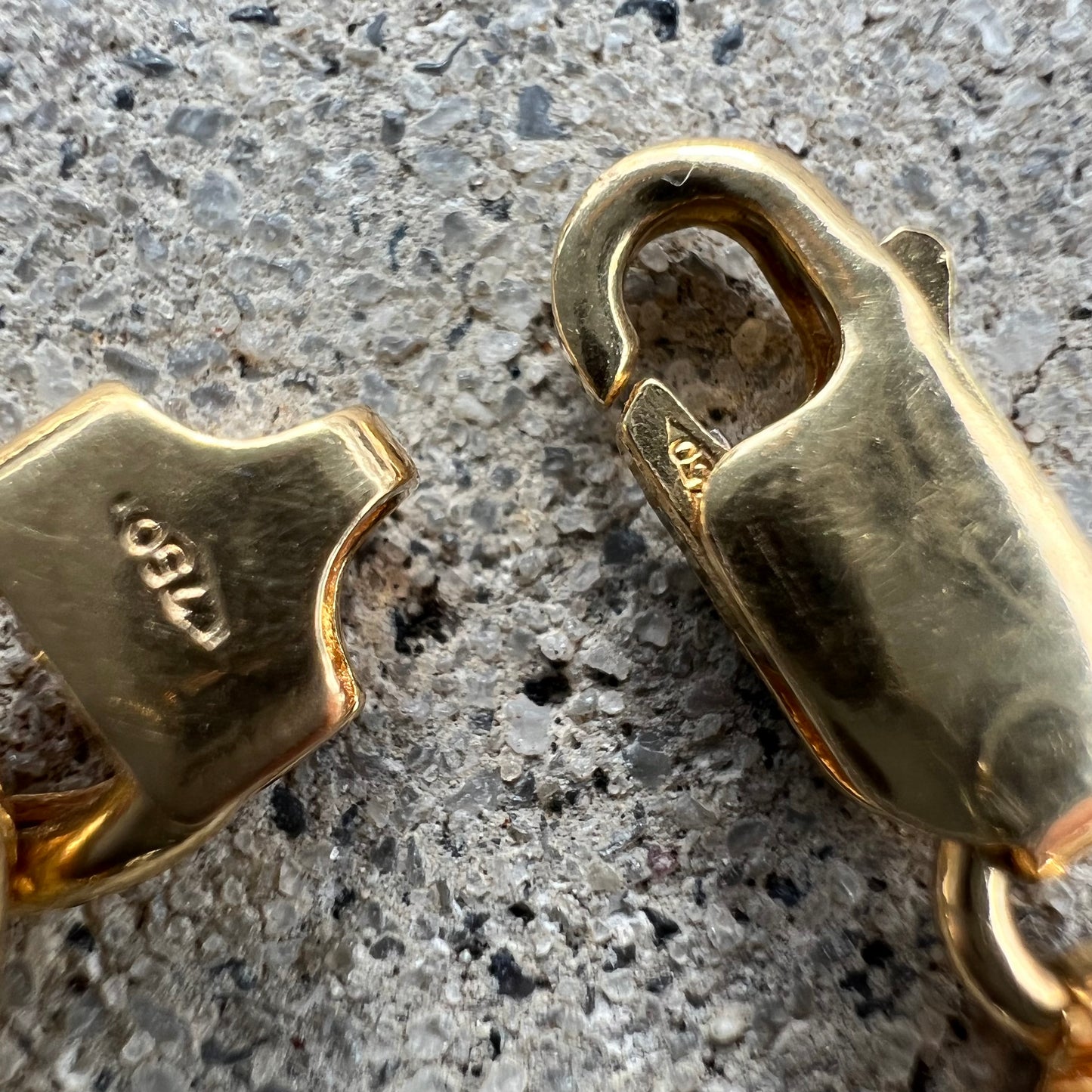 Immaculate 1980’s 18k Yellow Gold Classic Italian Figaro Link Bracelet (8.25”)