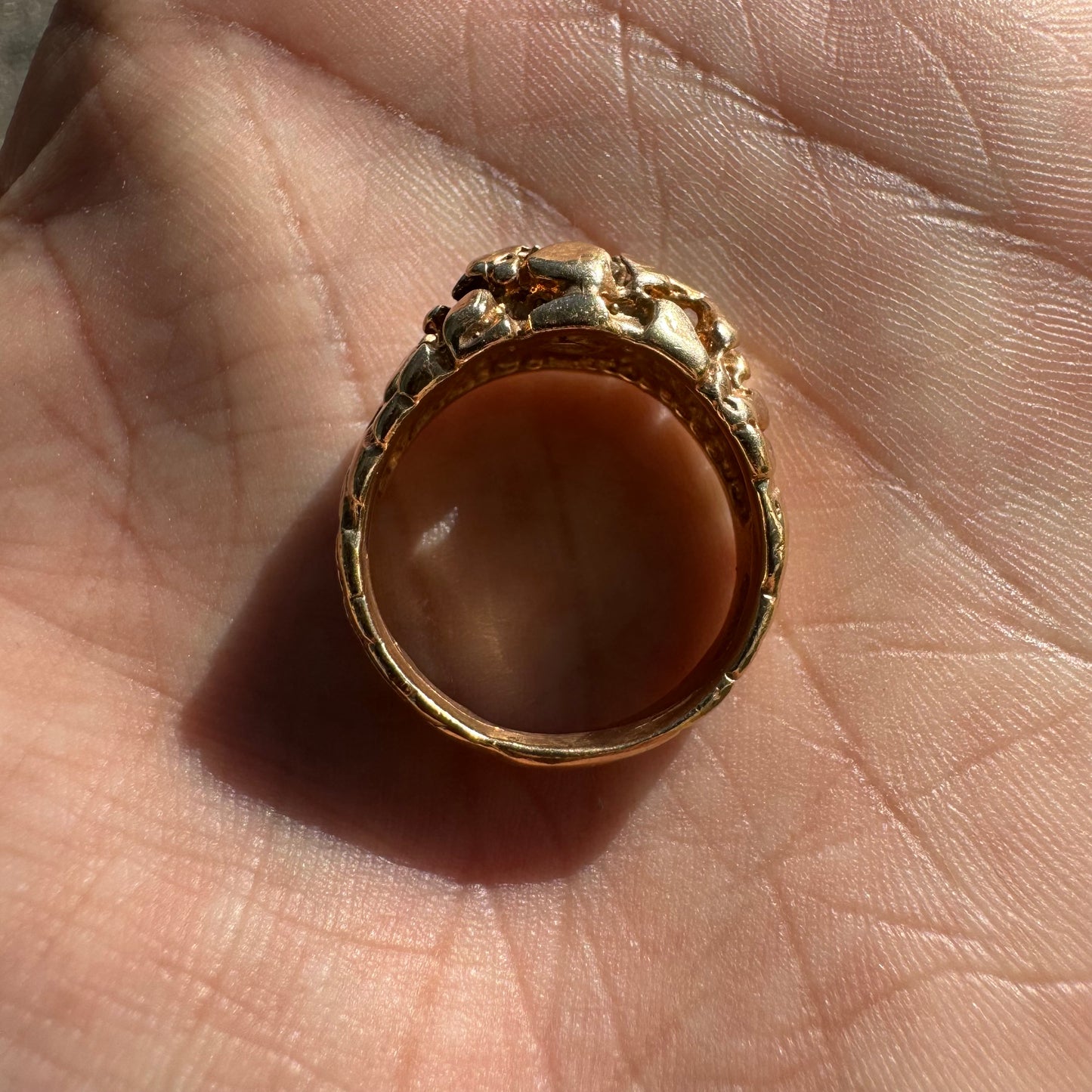 1970’s Solid 14k Yellow Gold .25ct Natural Diamond Brutalist Nugget Gypsy Ring (8)
