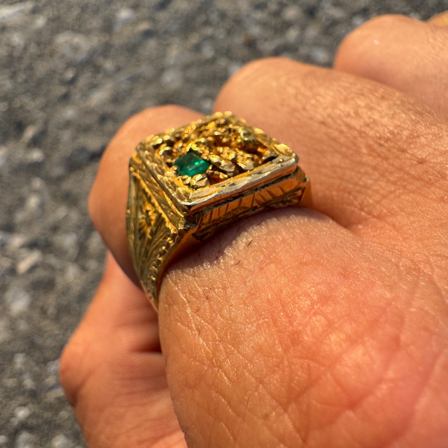 Antique Handcrafted Solid 18k Yellow Gold Columbian Emerald Raw Natural Gold Nugget Signet Ring (9)