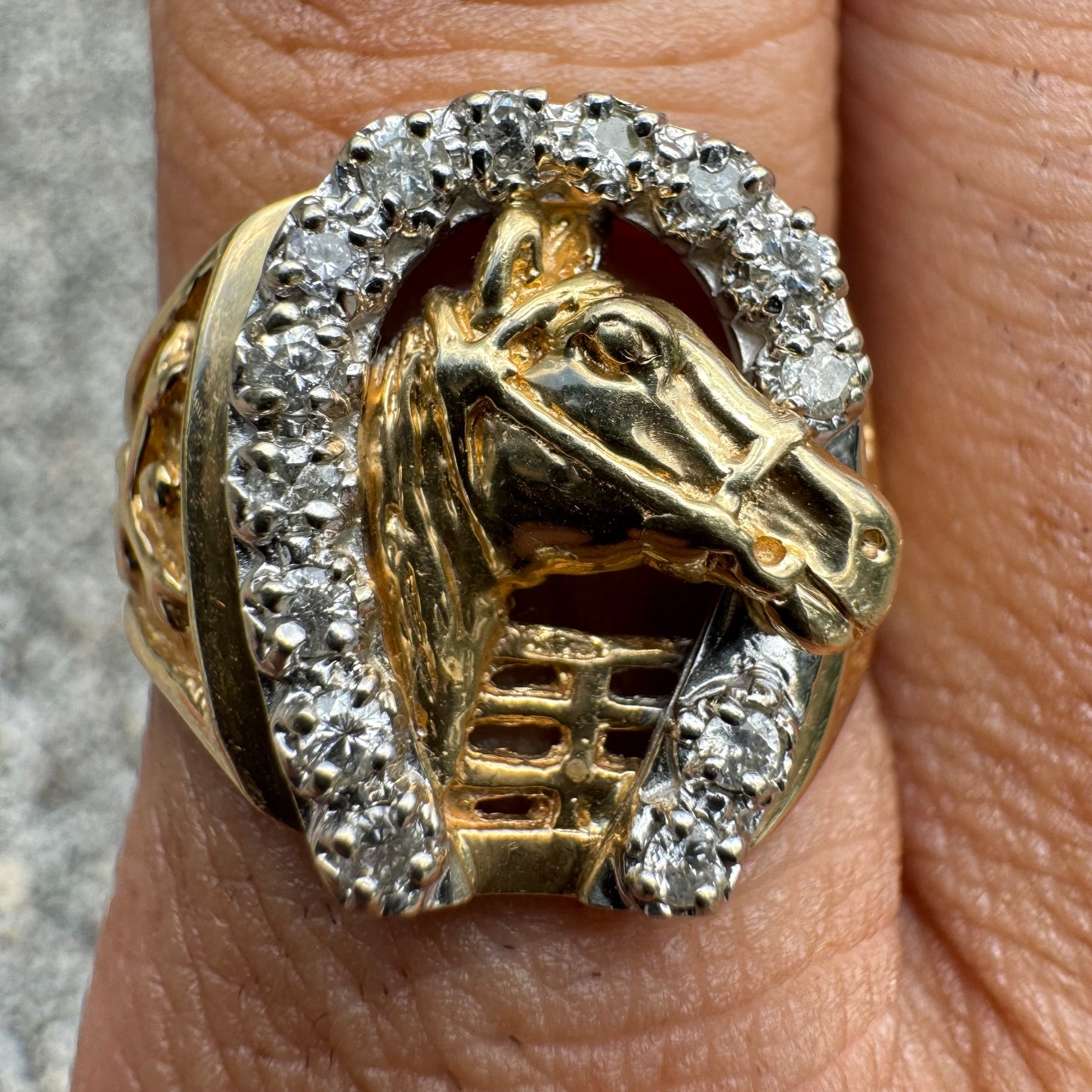 1970’s/80’s Solid 14k Gold Natural Diamond Encrusted Good Luck Horseshoe “Gamblers” Ring (9.25)