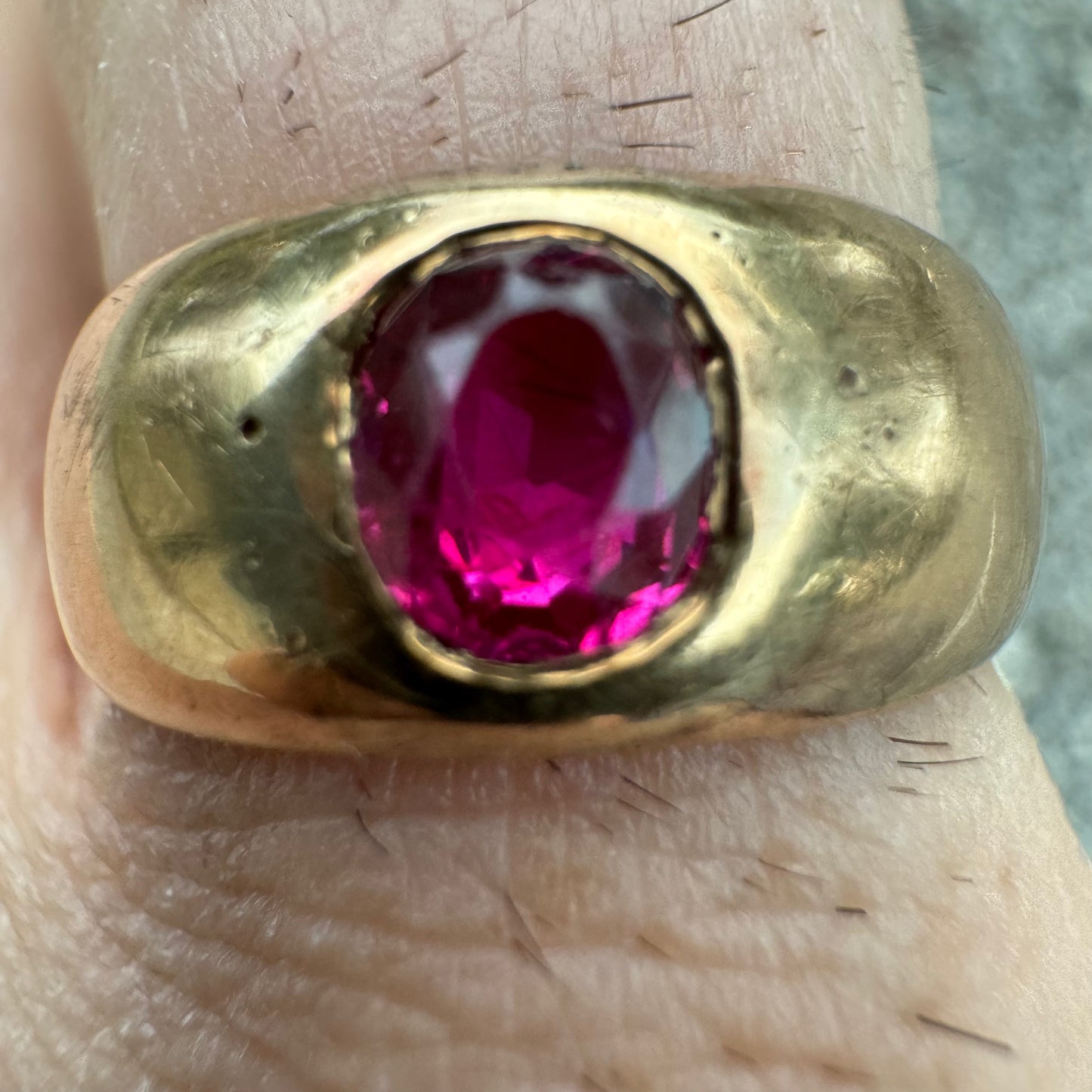 Early-Mid Victorian Era 15k Gold Old Cut Ruby Chunky Donut Band Ring (5.5)