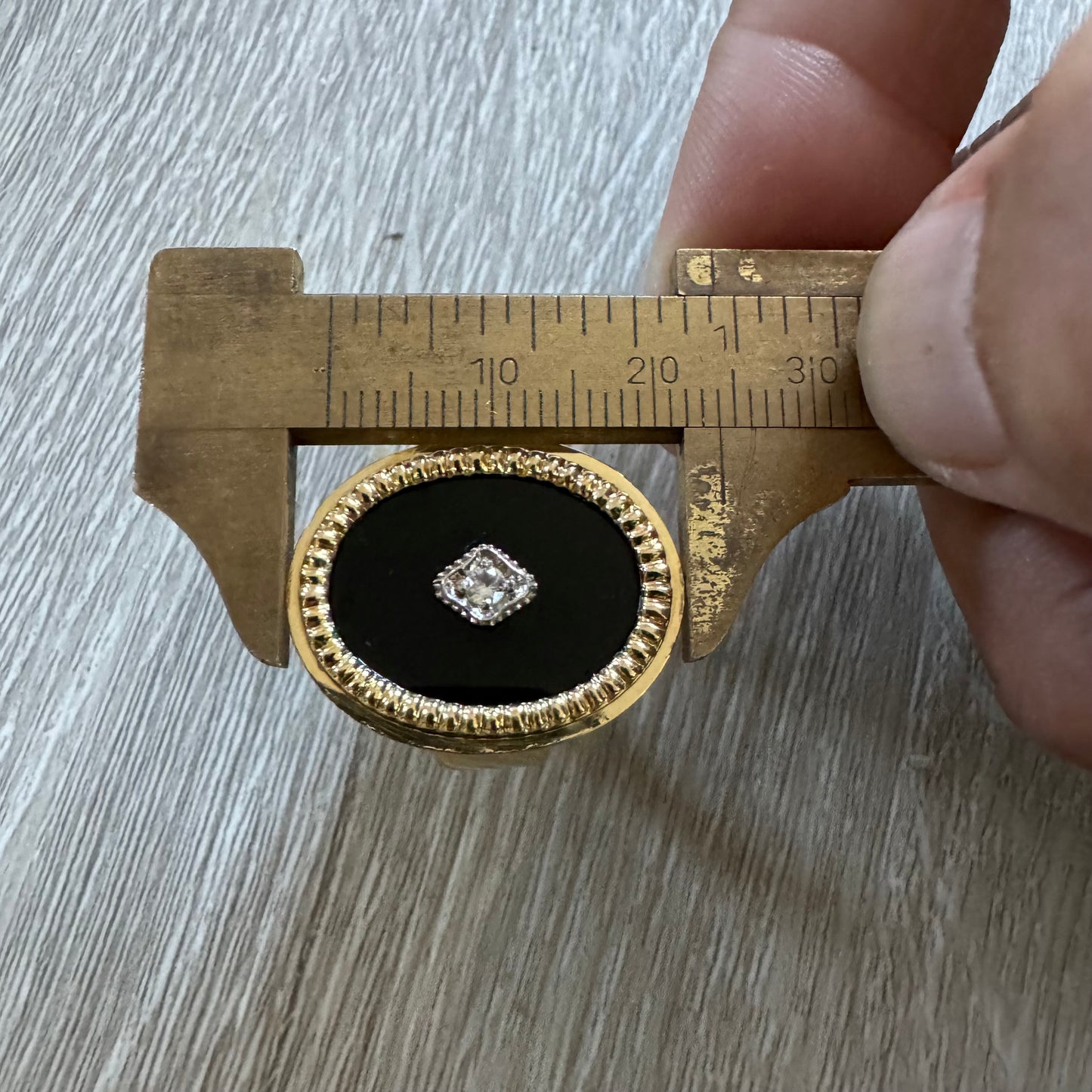 Vintage Solid 18k Yellow Gold Black Onyx Natural Solitaire Diamond Signet Ring (8.25)