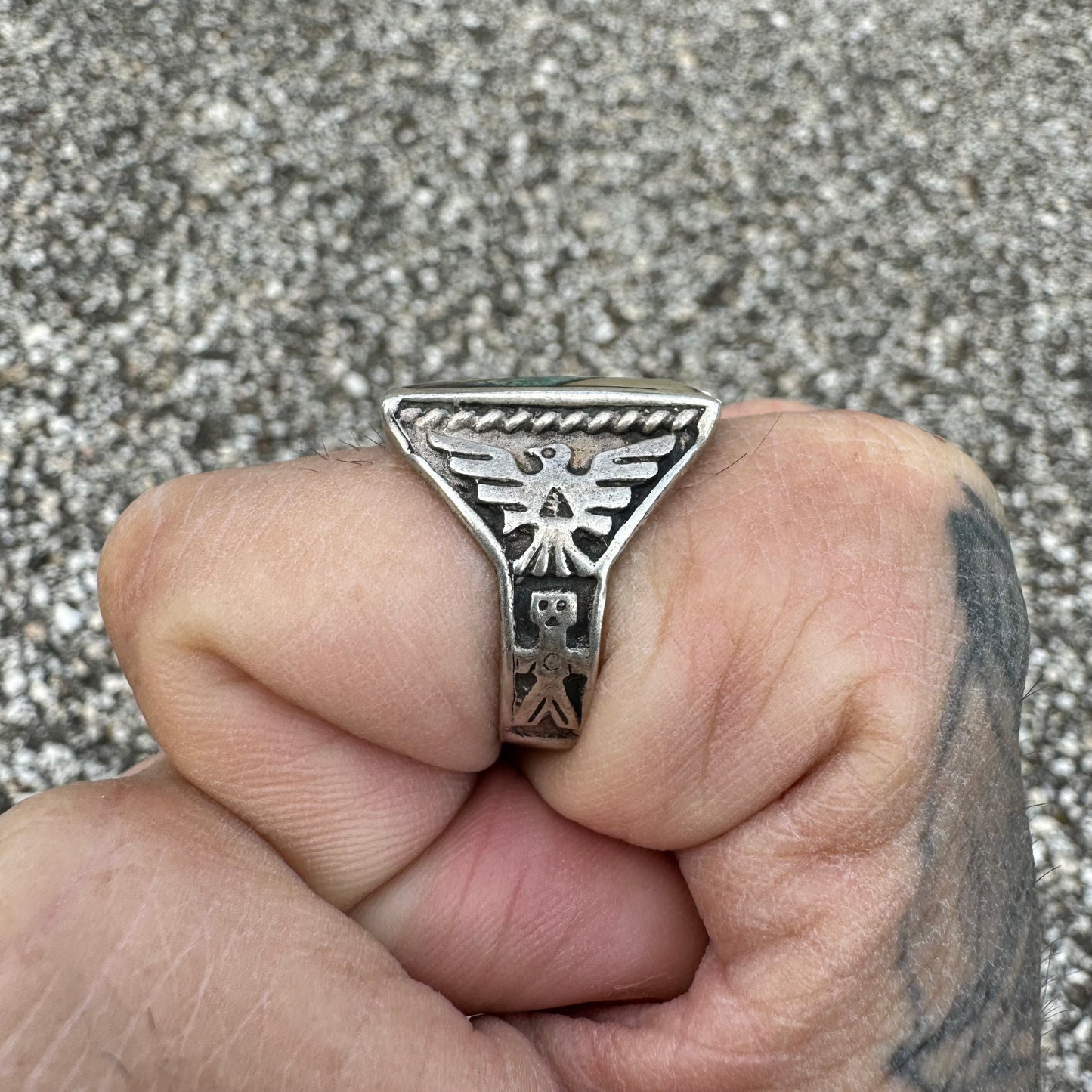 Circa 1970’s Sterling Silver Crushed Turquoise/Mother Of Pearl Inlaid Native Southwestern Thunderbird Ring (12)