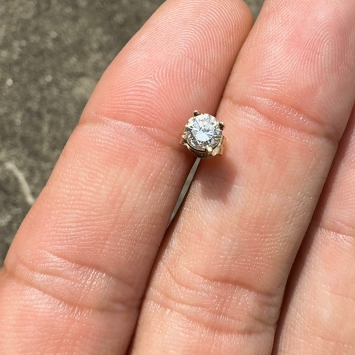 One single stud earring