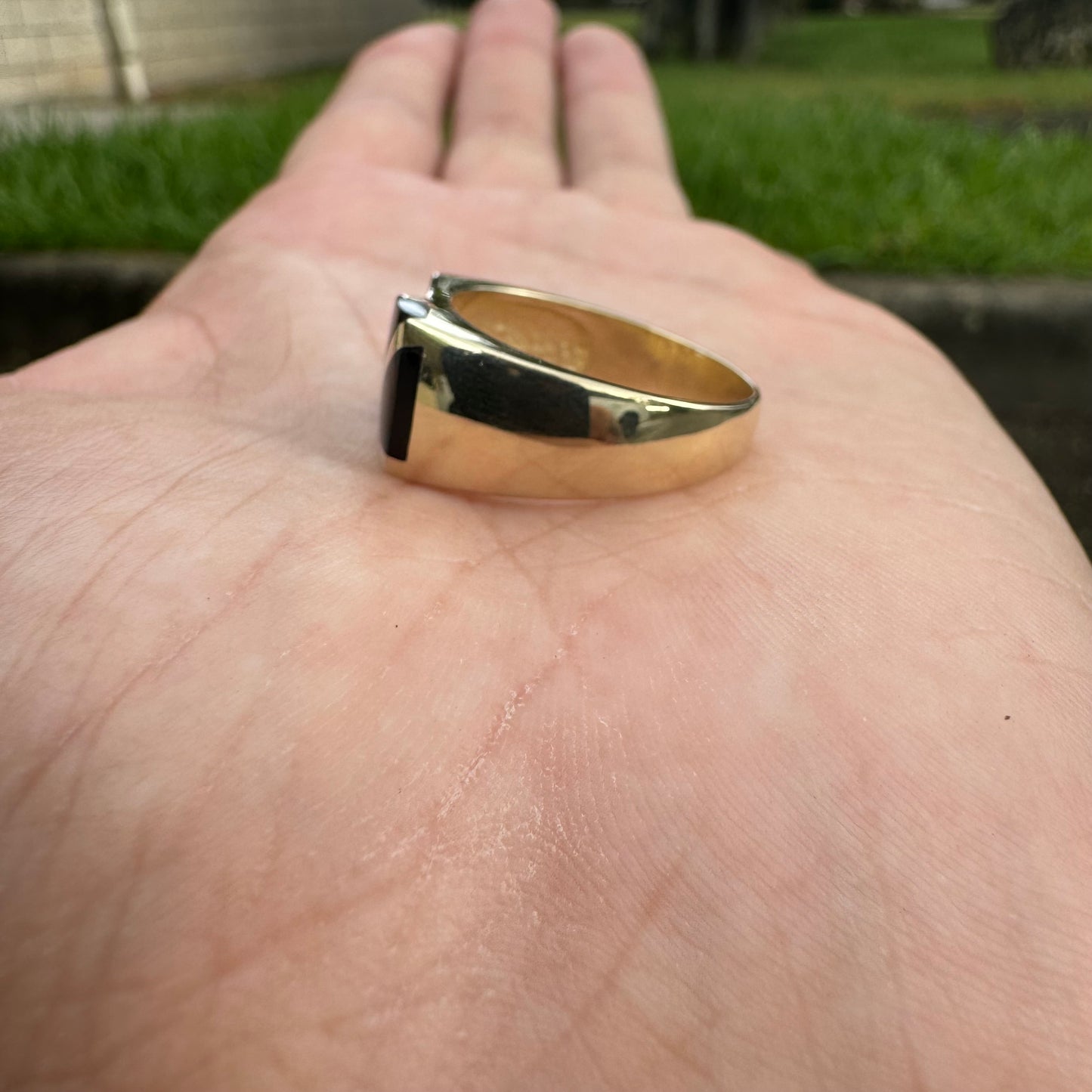 Vintage 14k Yellow Gold .25CT Natural VS Quality Diamond Black Onyx Inlaid Step Cut Ring (10)