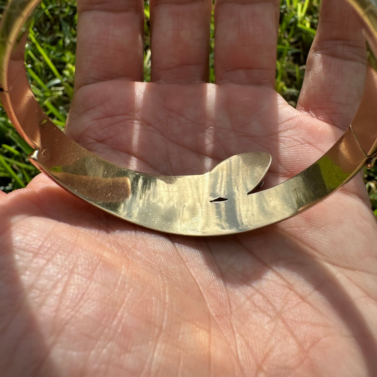 1960’s 14k Yellow Gold Hand Chased Wraparound Snake Hinged Bangle Bracelet (5.75”-6.75”)
