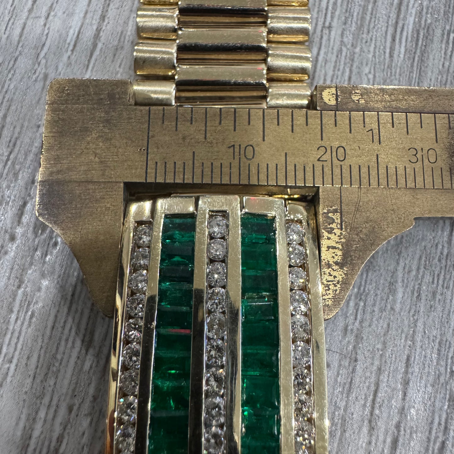 Vintage Solid 14k Yellow Gold 6.0ctw Natural Emerald 2.5ctw Natural Diamond Channel Set Jubilee Bracelet (8.25”)