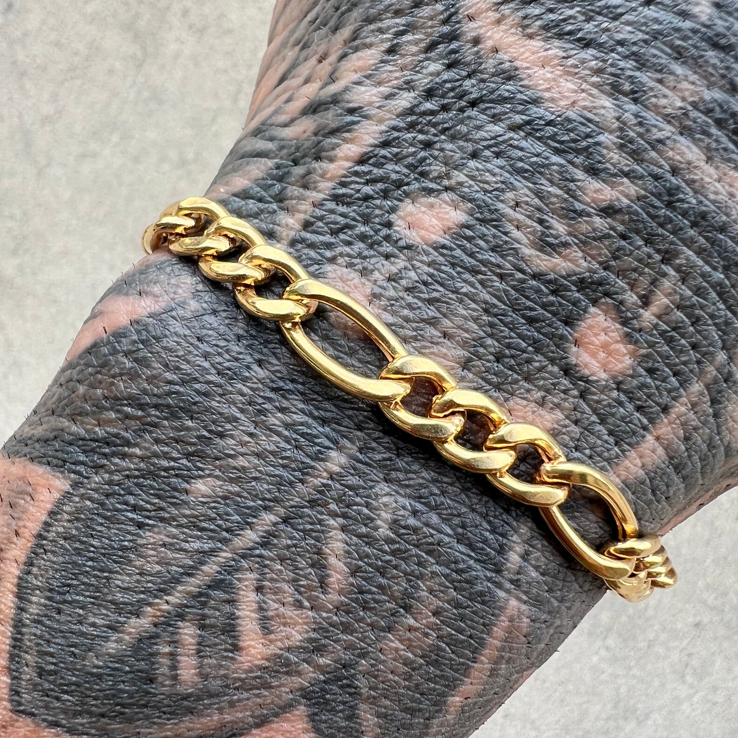 Immaculate 1980’s 18k Yellow Gold Classic Italian Figaro Link Bracelet (8.25”)