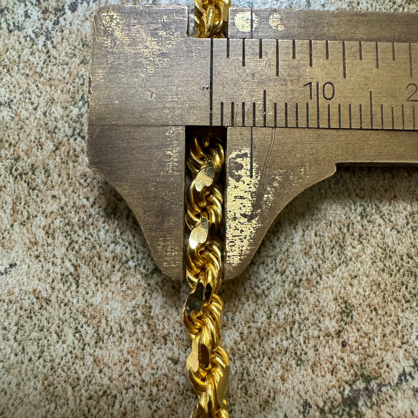 Vintage Solid 22K Yellow Gold Heavyweight Diamondcut Rope Chain Necklace (24”)