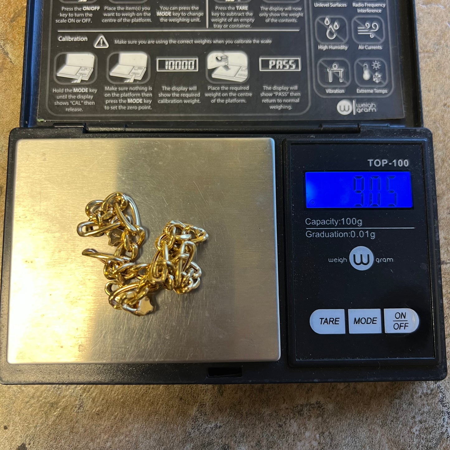 Immaculate 1980’s 18k Yellow Gold Classic Italian Figaro Link Bracelet (8.25”)