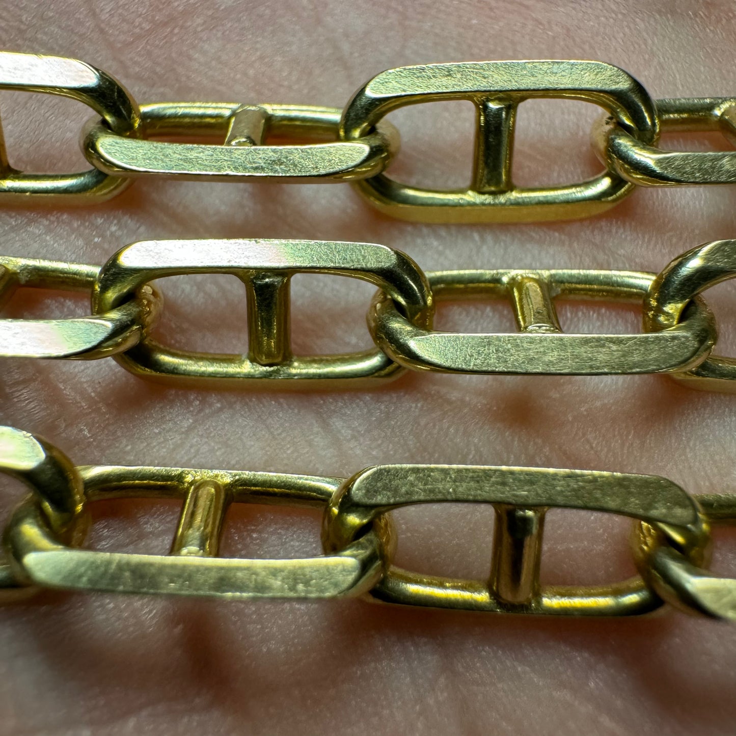 1980’s Solid 14k Yellow Gold Heavyweight Beveled Edge Chain D’Ancre Mariner Link Necklace (23.5”)