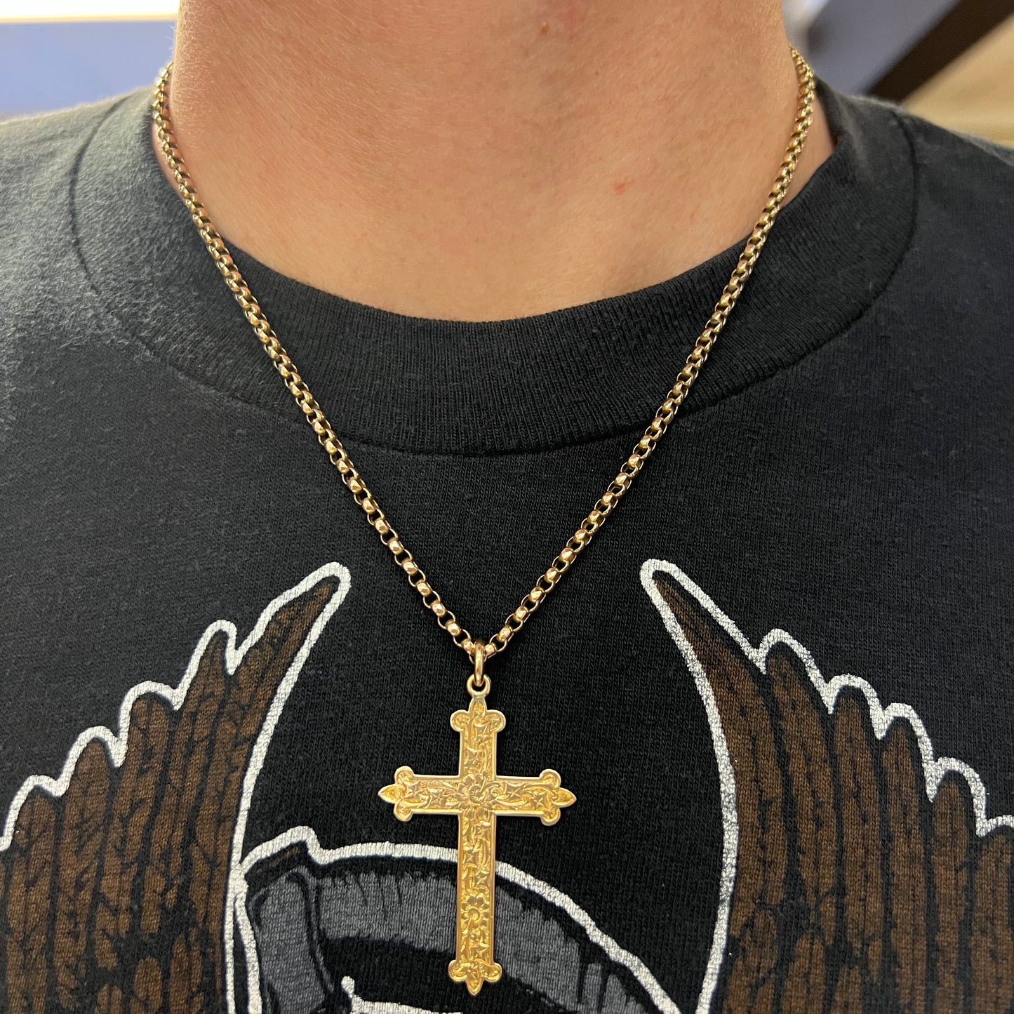 Edwardian (1904) 9k Gold Gothic Floral Engraved Cross And Rolo Link Necklace (19”)