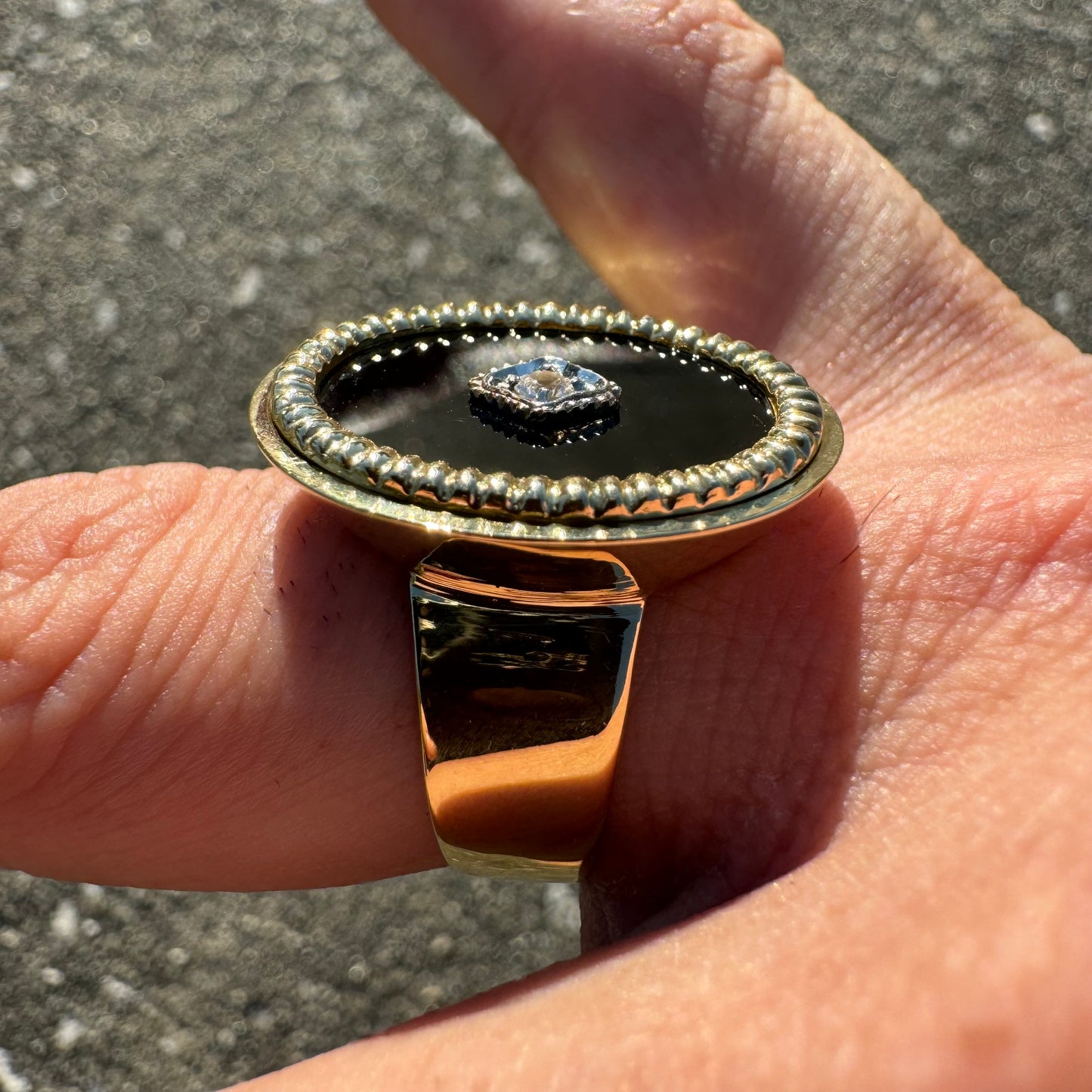 Vintage Solid 18k Yellow Gold Black Onyx Natural Solitaire Diamond Signet Ring (8.25)