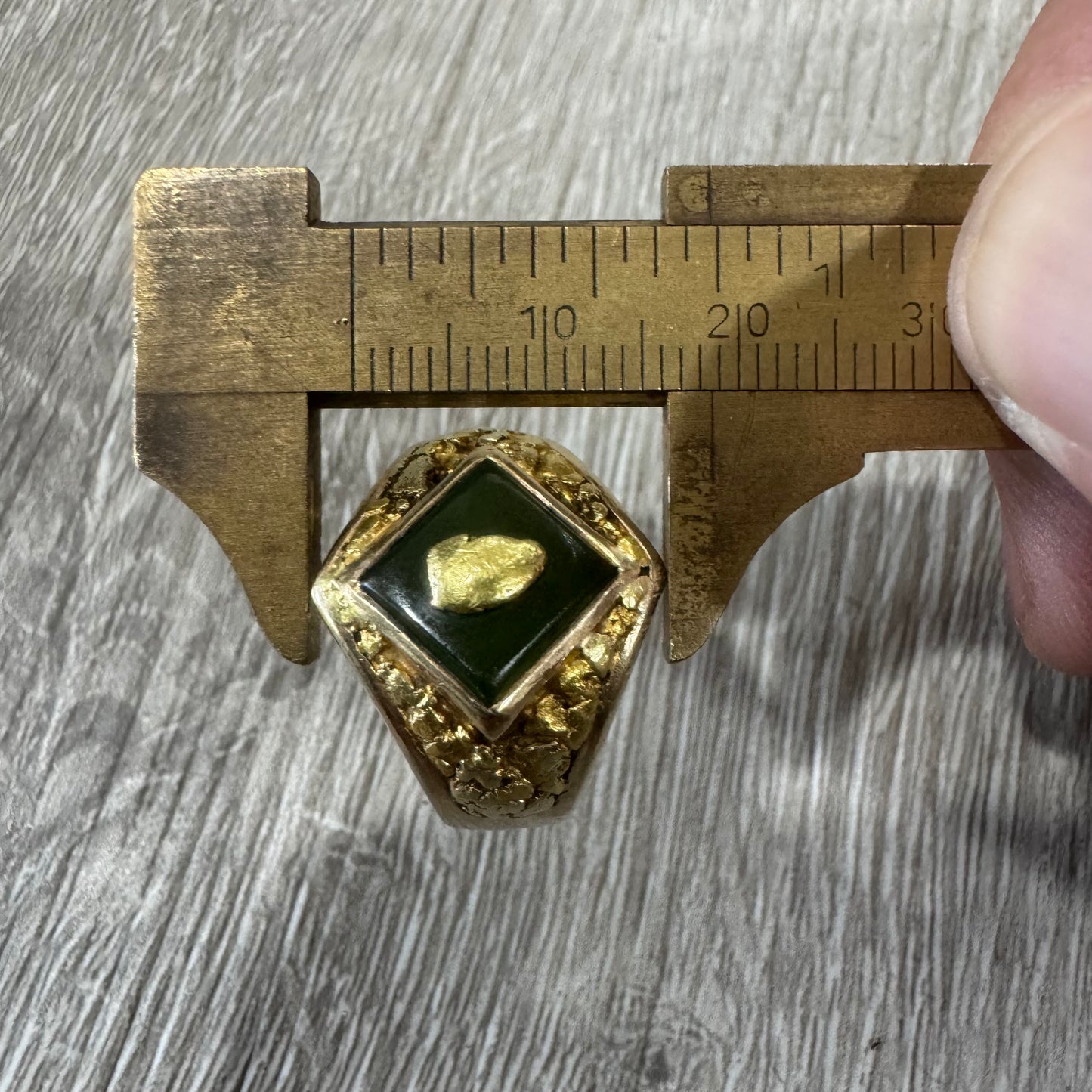 1930’s Art Deco Solid 10k Yellow Gold Nephrite Jade Natural Raw Gold Nugget Inlaid Signet Ring (11)