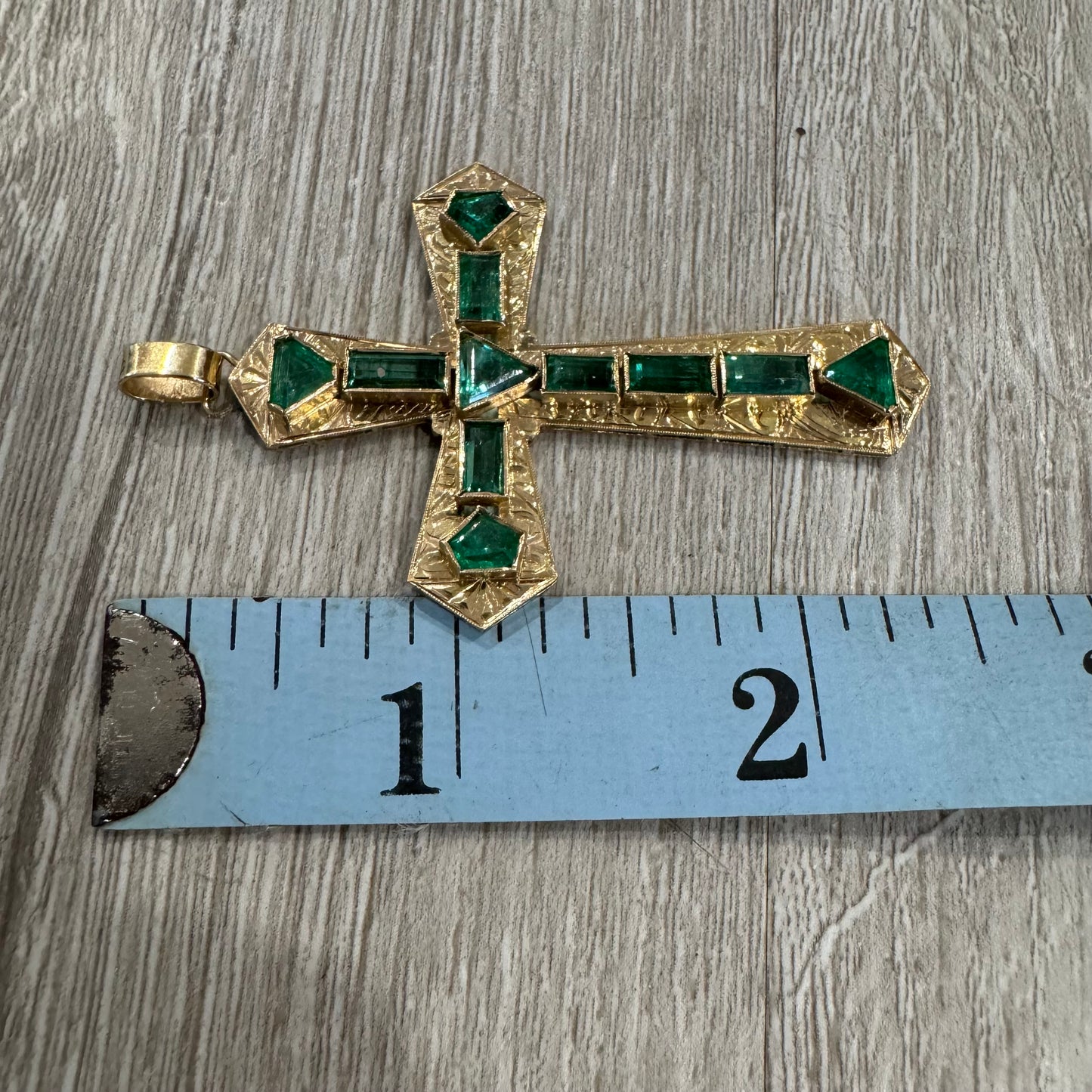 Vintage 18k Yellow Gold Handcrafted 7.0ctw Natural Columbian Emerald Large Spanish Cross
