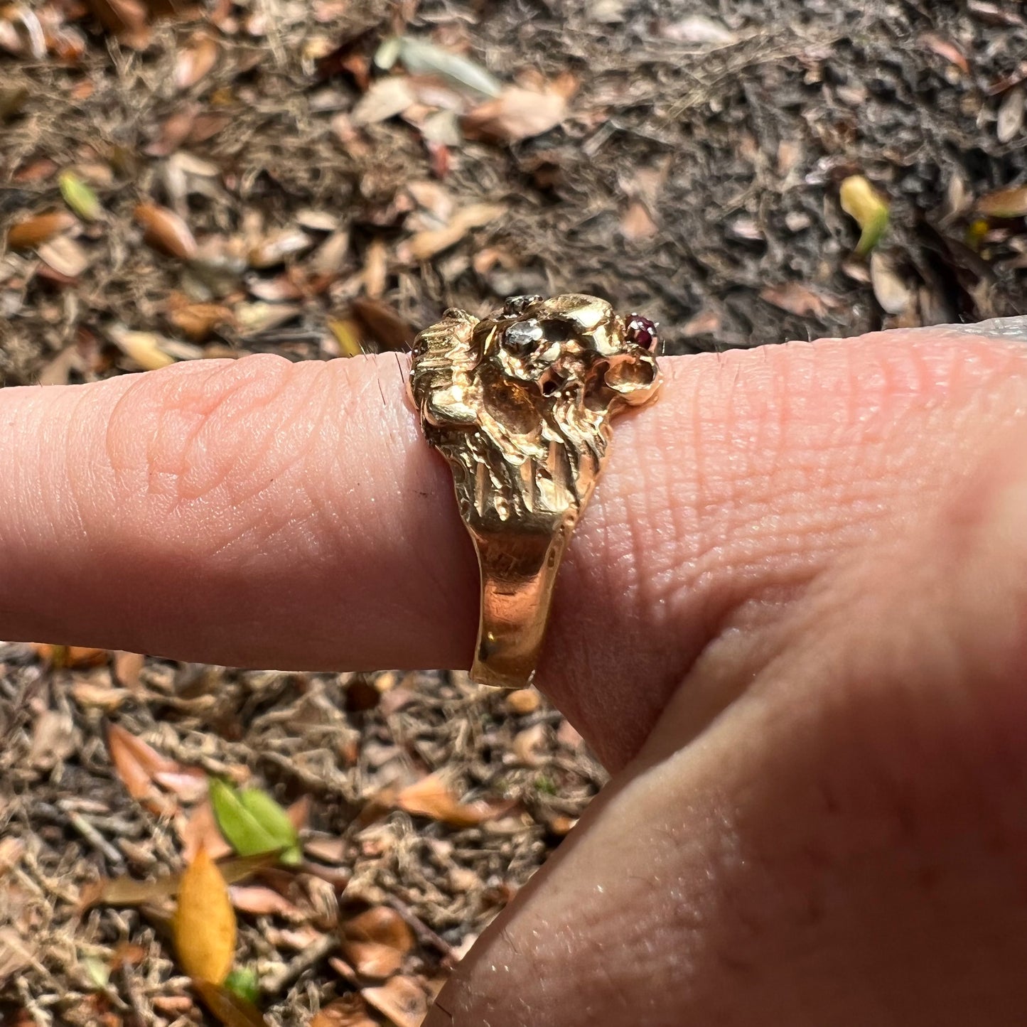 1970’s 14k Yellow Gold Natural Diamond And Ruby Encrusted Lion Ring (7.25)