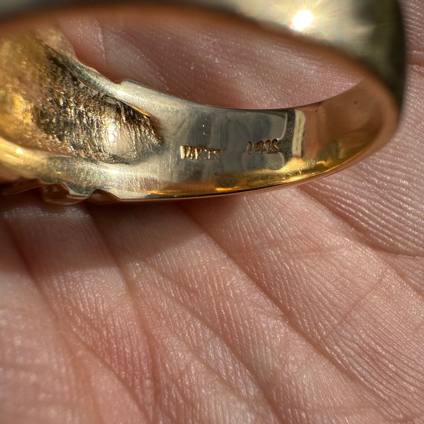 Immaculate 1980’s Solid 14k Yellow Gold Heavyweight Nugget Ring (11)