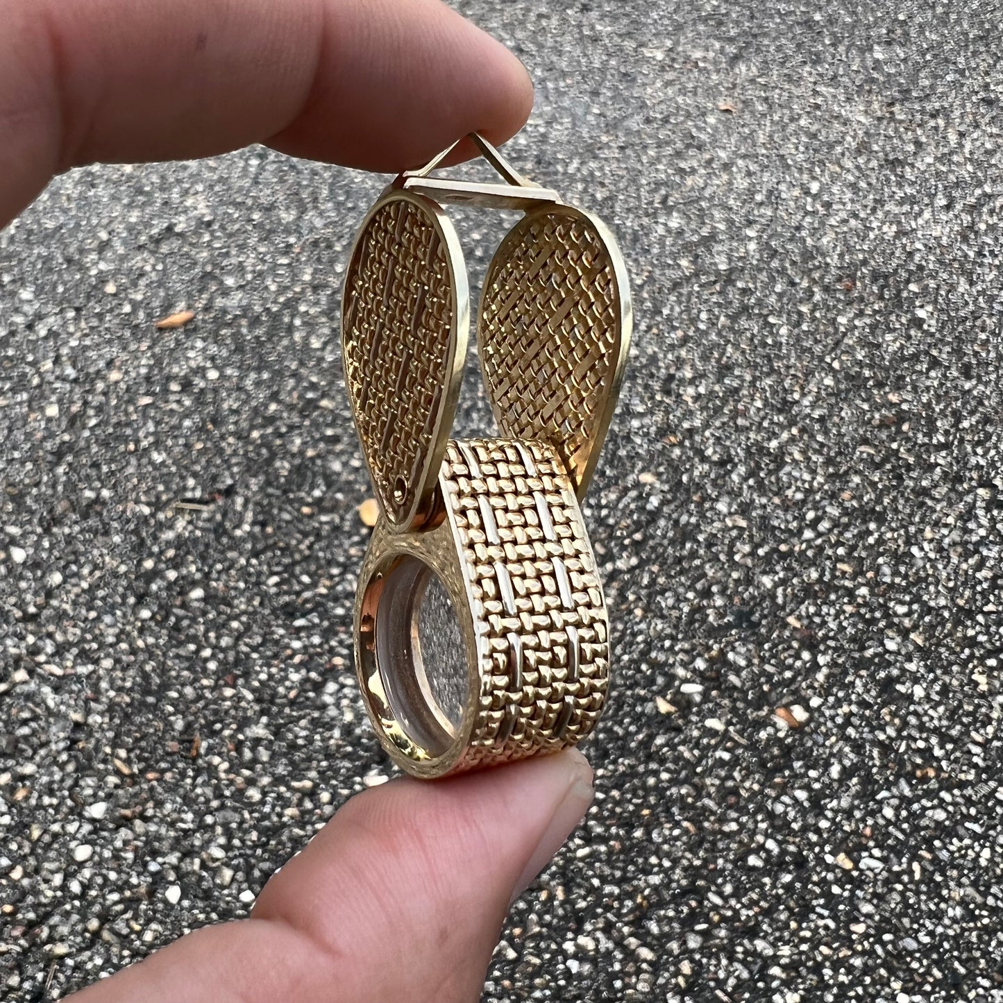 1980’s Solid 14k Gold Basket Weaved Jeweler’s Loupe