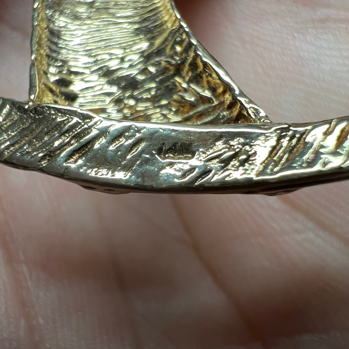 1980’s Solid 14k Yellow Gold Large Good Luck Horseshoe Pendant