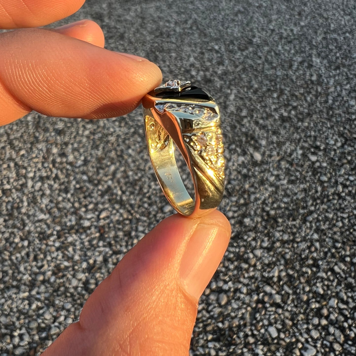 1950’s 14k Yellow Gold Solid Backed Comfort Fit Black Onyx Natural Diamond Nugget Ring (10)
