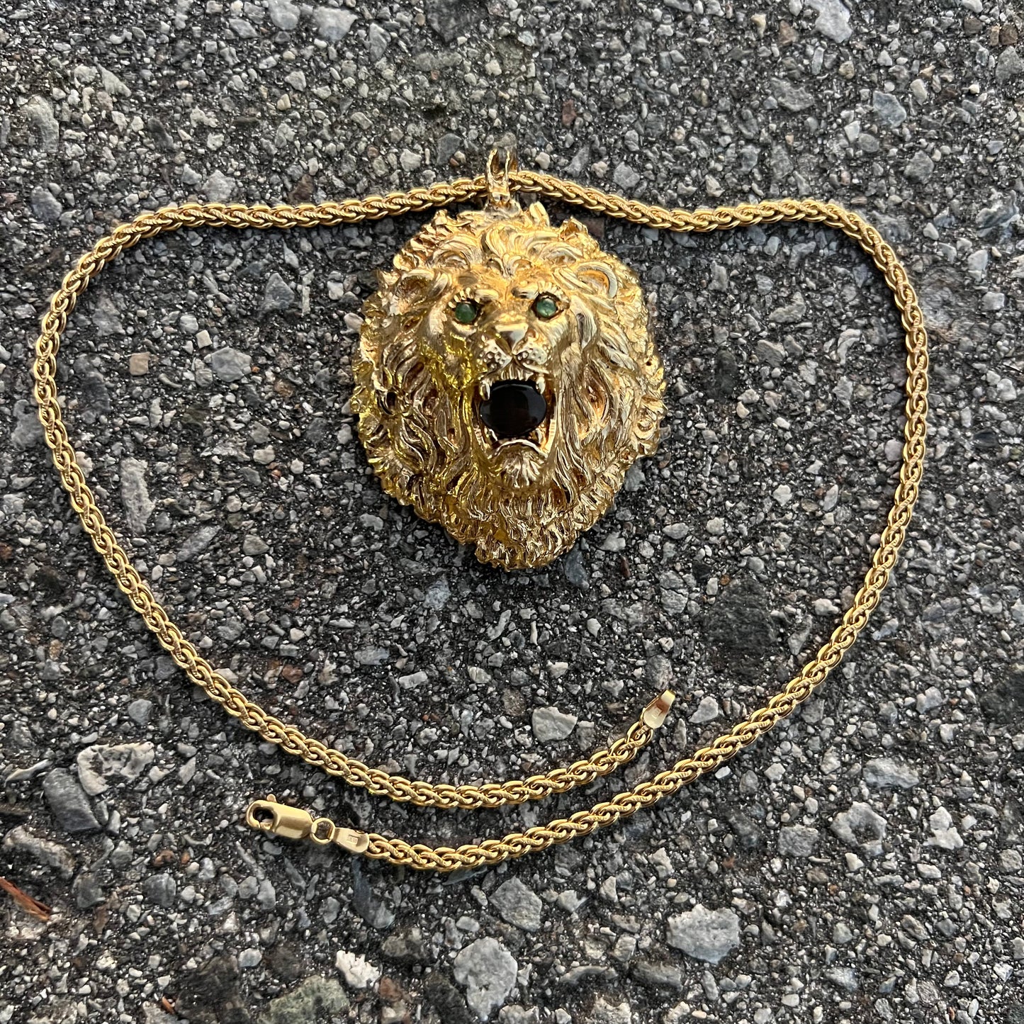 Mid-Century 14k Hand Tooled Heavyweight Large Lion Pendant (51g)