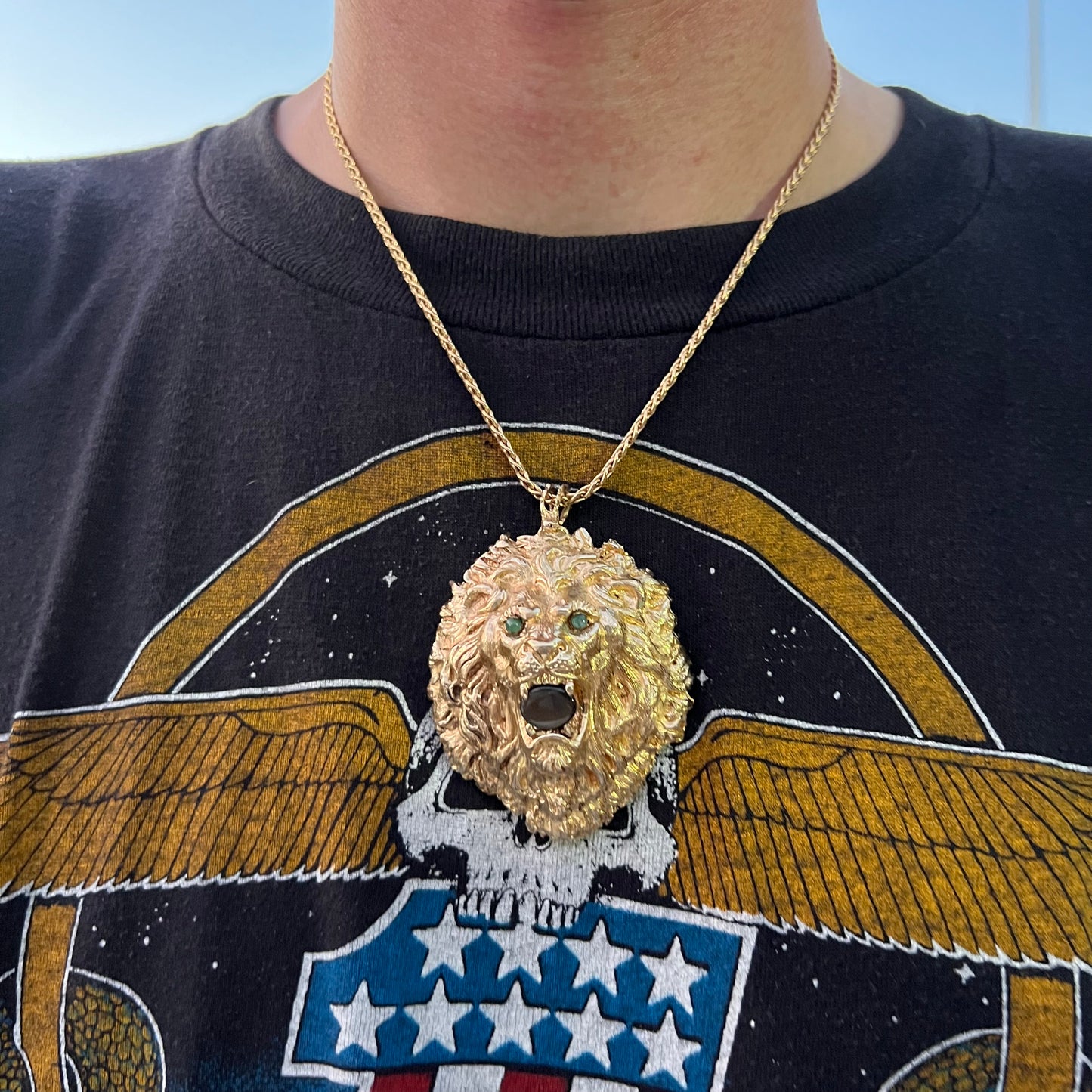 Mid-Century 14k Hand Tooled Heavyweight Large Lion Pendant (51g)