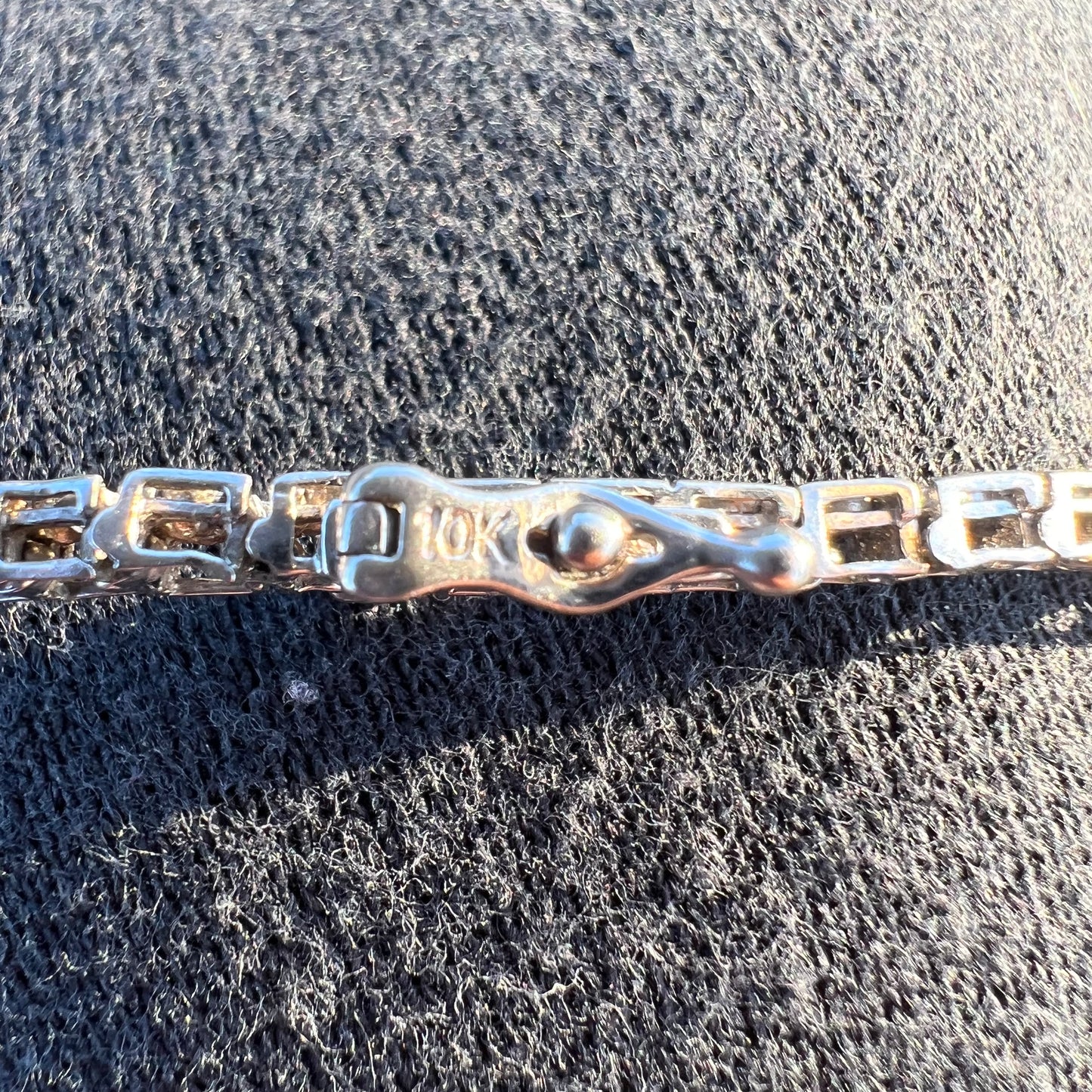 Vintage 10k White Gold Classic 1.75CTW Diamond Tennis Bracelet