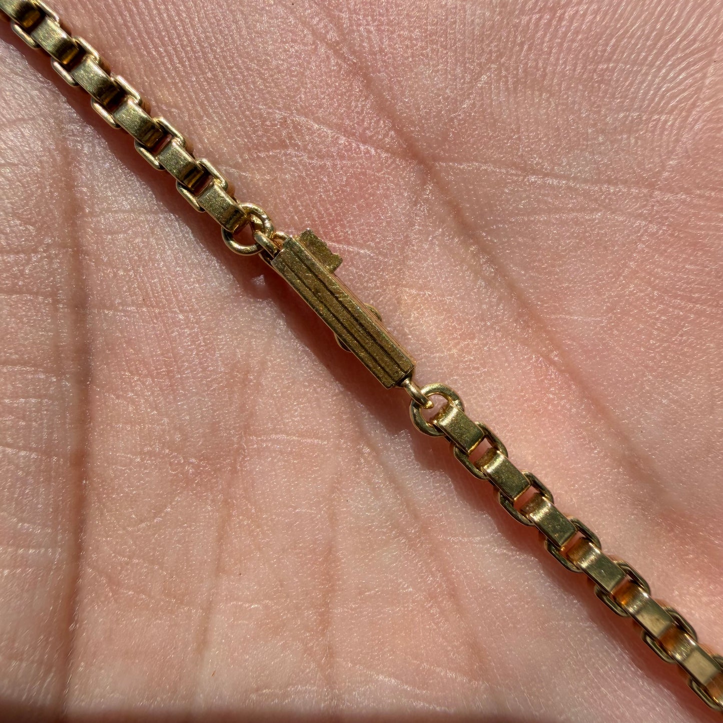 Vintage Solid 18k Yellow Gold Heavyweight Venetian Box Link Necklace (22”)