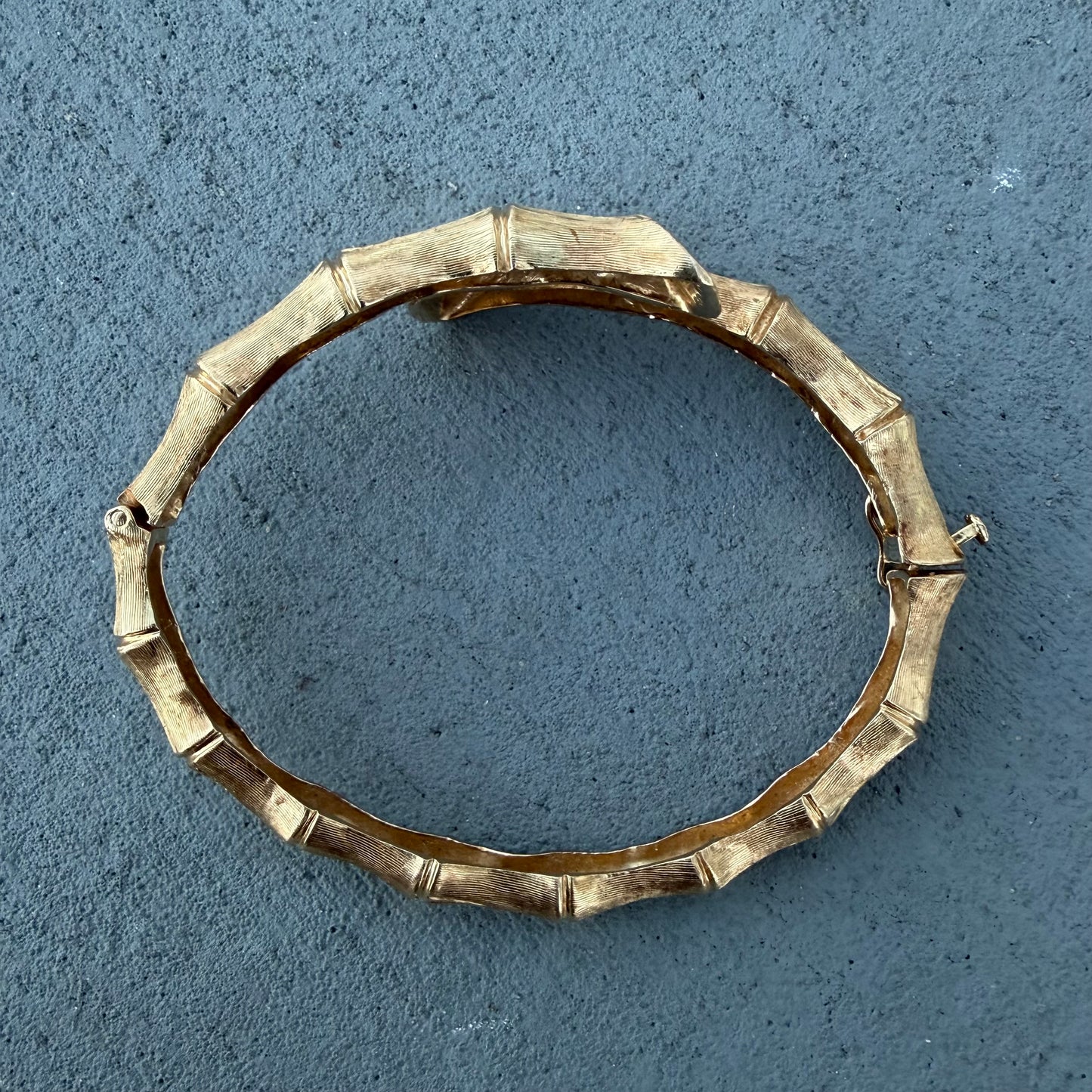 Vintage Designer Made Solid 14k Yellow Gold Bypass Bamboo Hinged Bangle Bracelet (5.75”-6.75”)