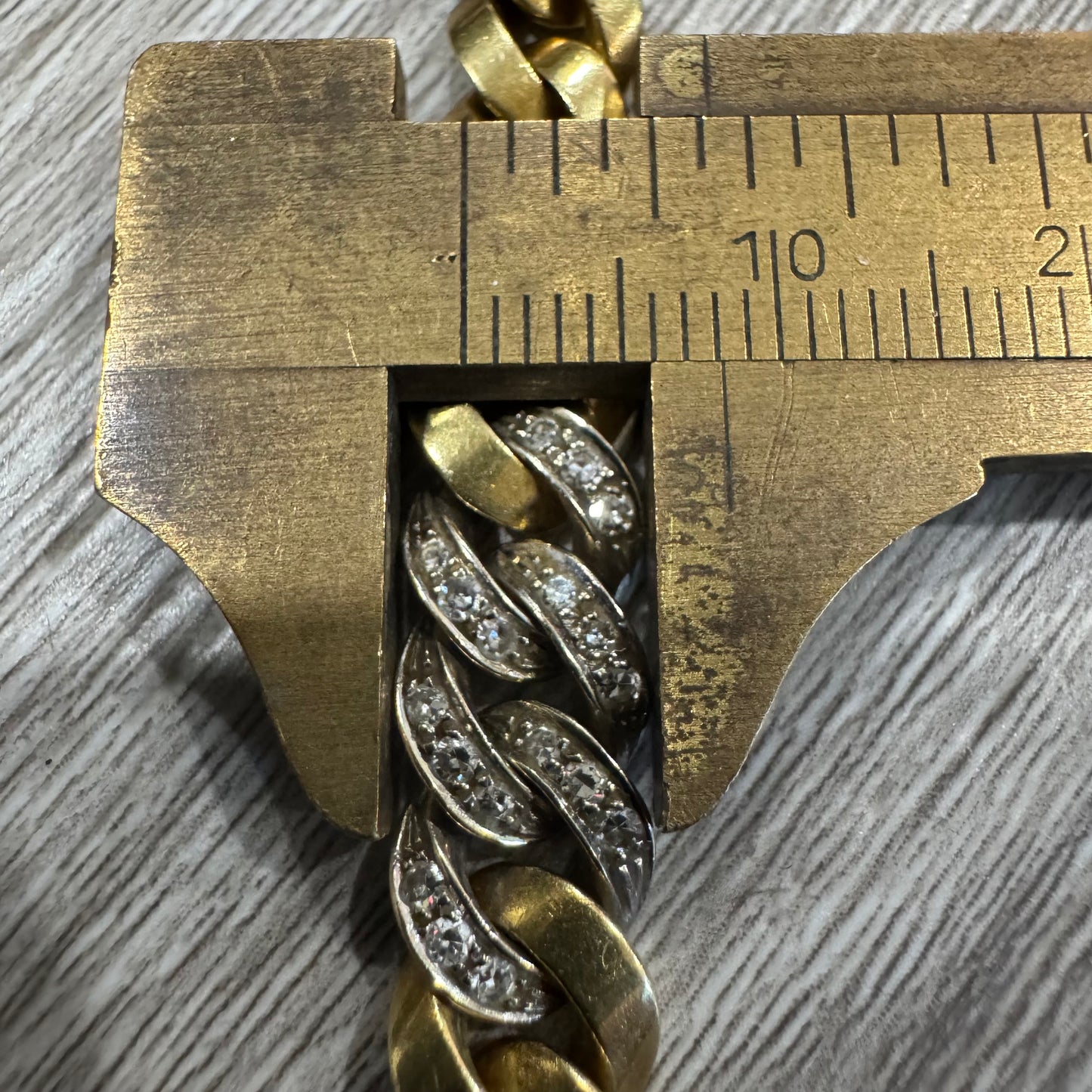 Vintage Solid 18k Yellow Gold 1.0ctw Natural Diamond Encrusted Curb Link Necklace (16”)