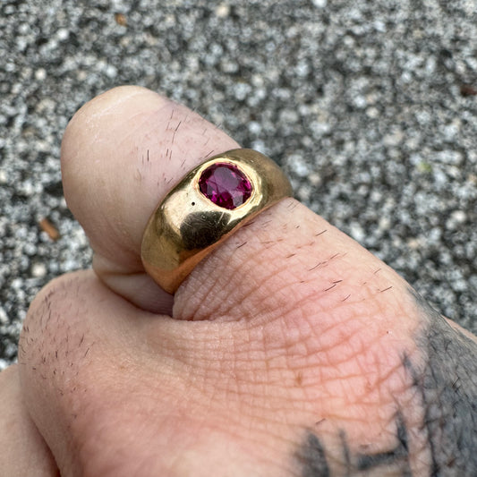 Early-Mid Victorian Era 15k Gold Old Cut Ruby Chunky Donut Band Ring (5.5)
