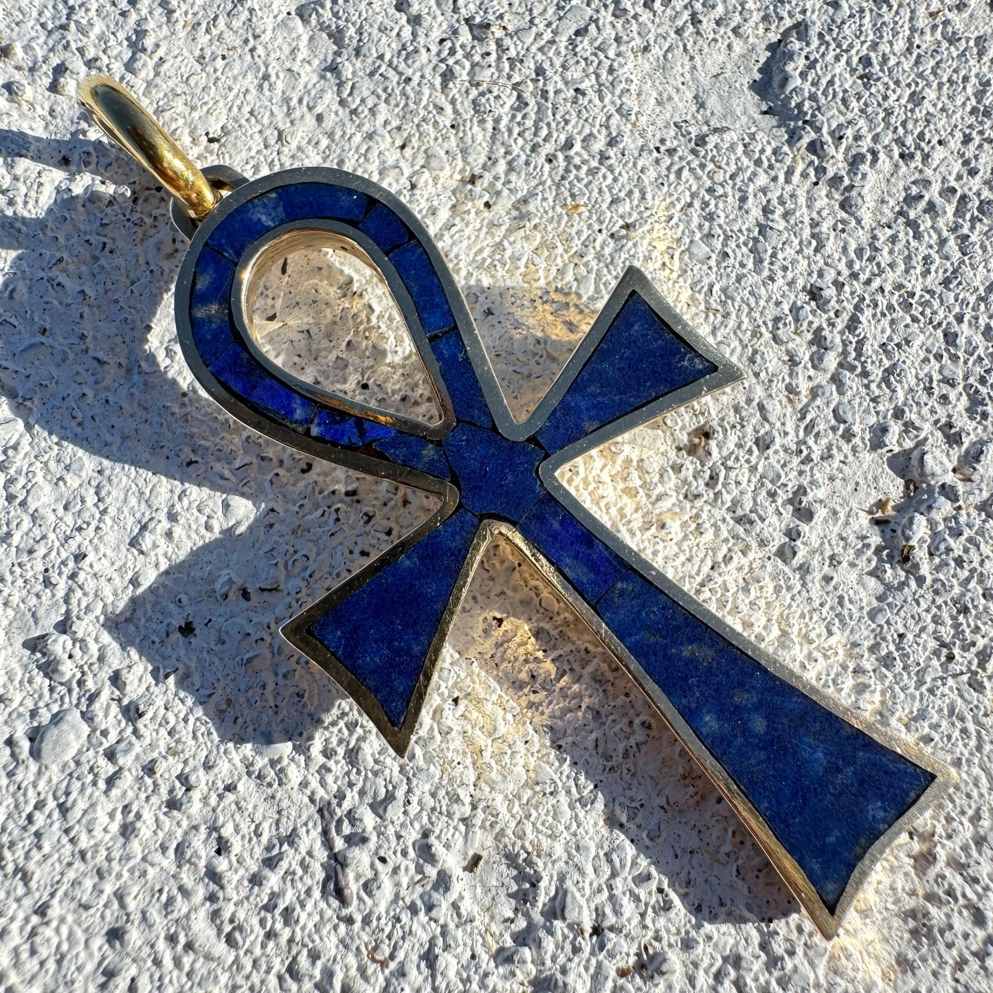 1976 Designer Handcrafted Solid 14k Yellow Gold Lapis Inlaid Egyptian Ankh Pendant