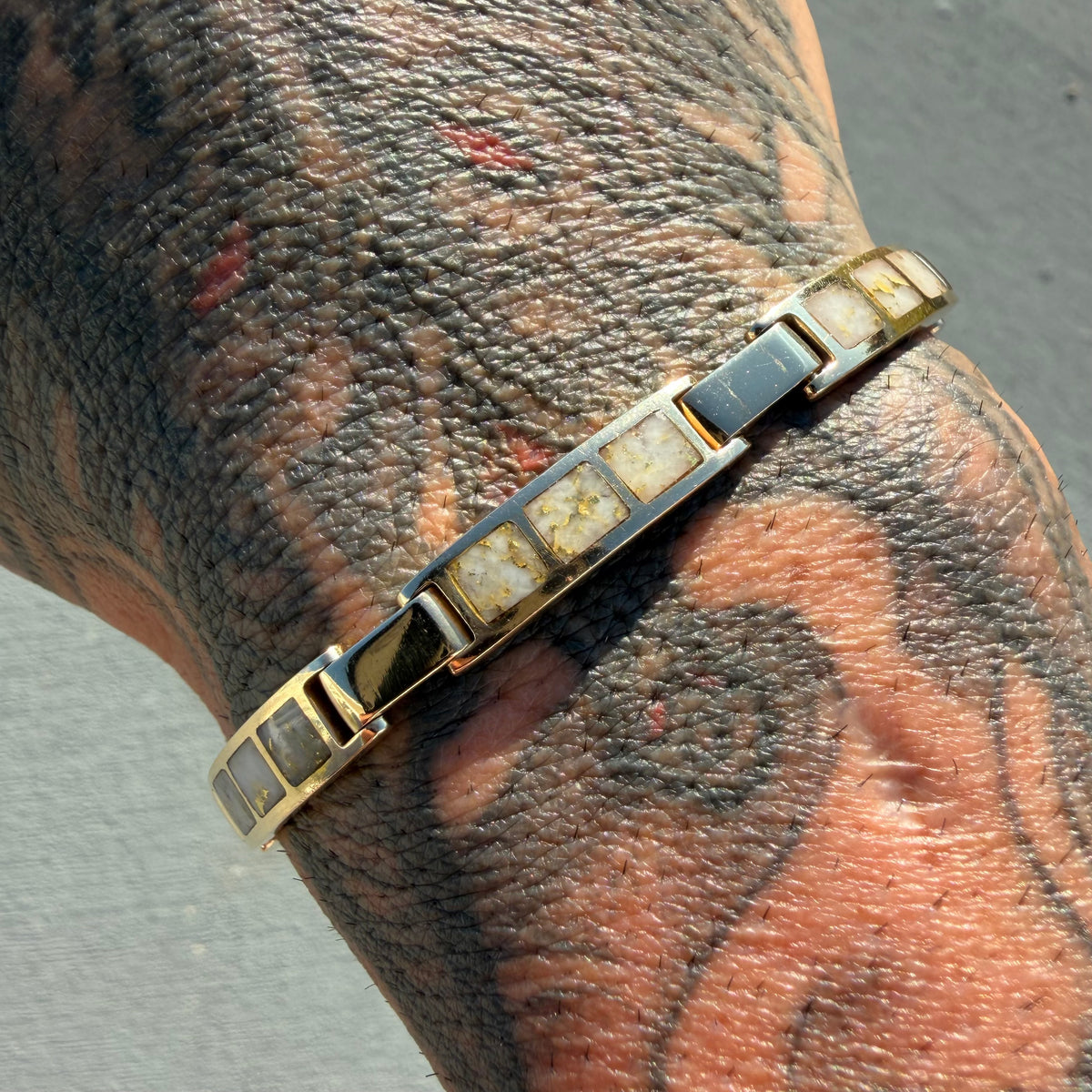 Vintage Solid 14k Yellow Gold Inlaid Gold-bearing Quartz Bracelet (7.75”-8”)