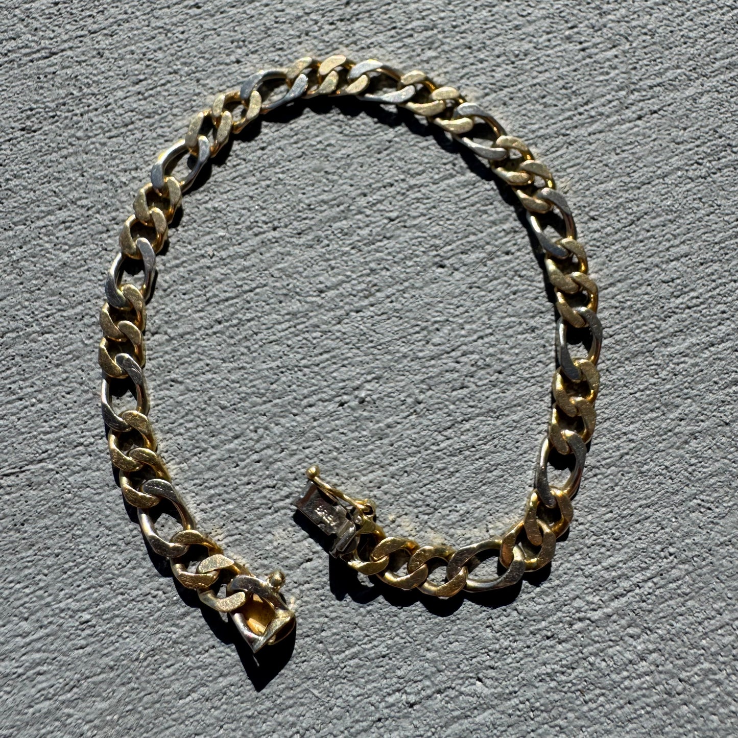 Vintage UnoAerre Solid 18k Two-Tone Yellow & White Gold Curb Link Bracelet (7.5”)