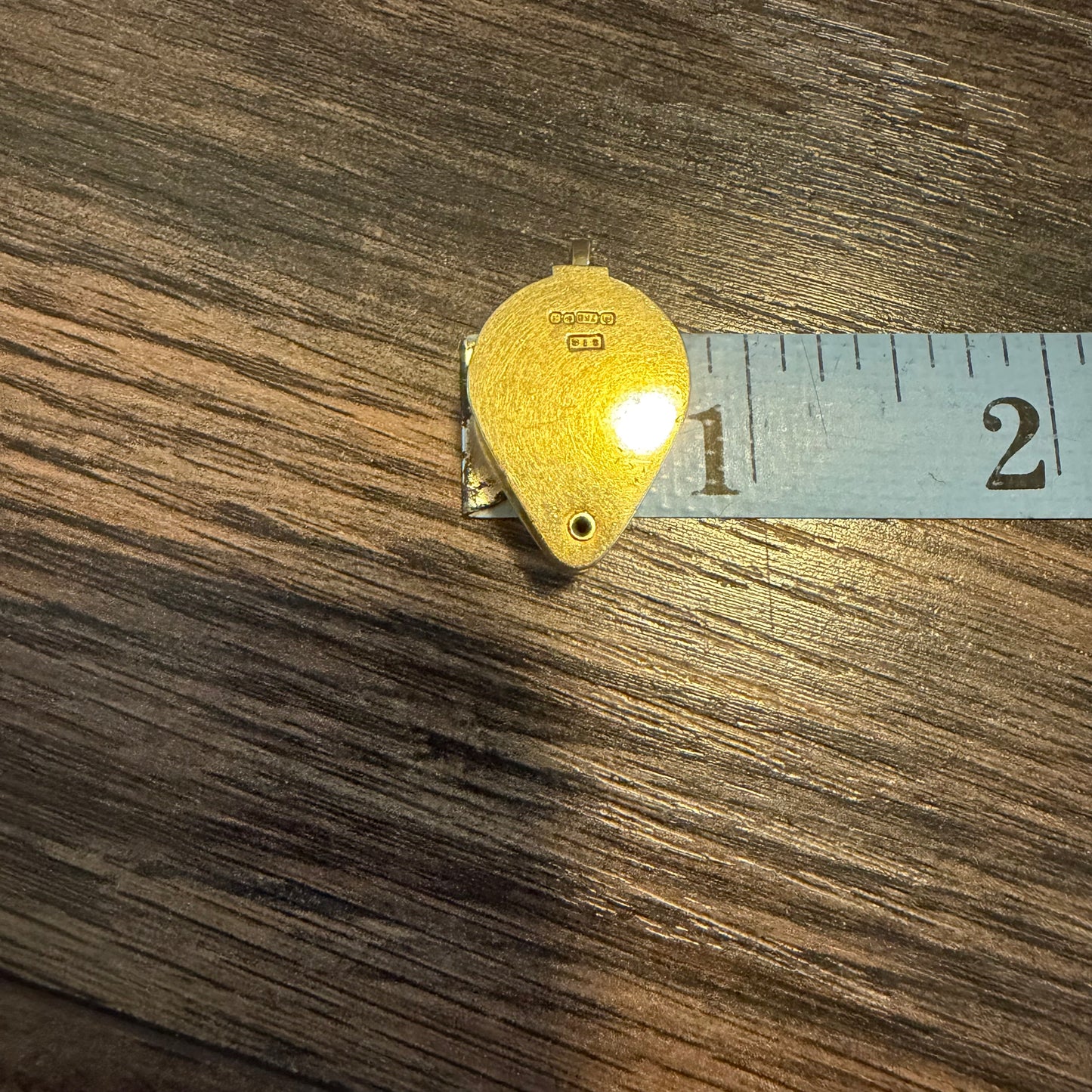 1977 Solid 18k Yellow Gold English Hallmarked Jewelers Loupe Pendant