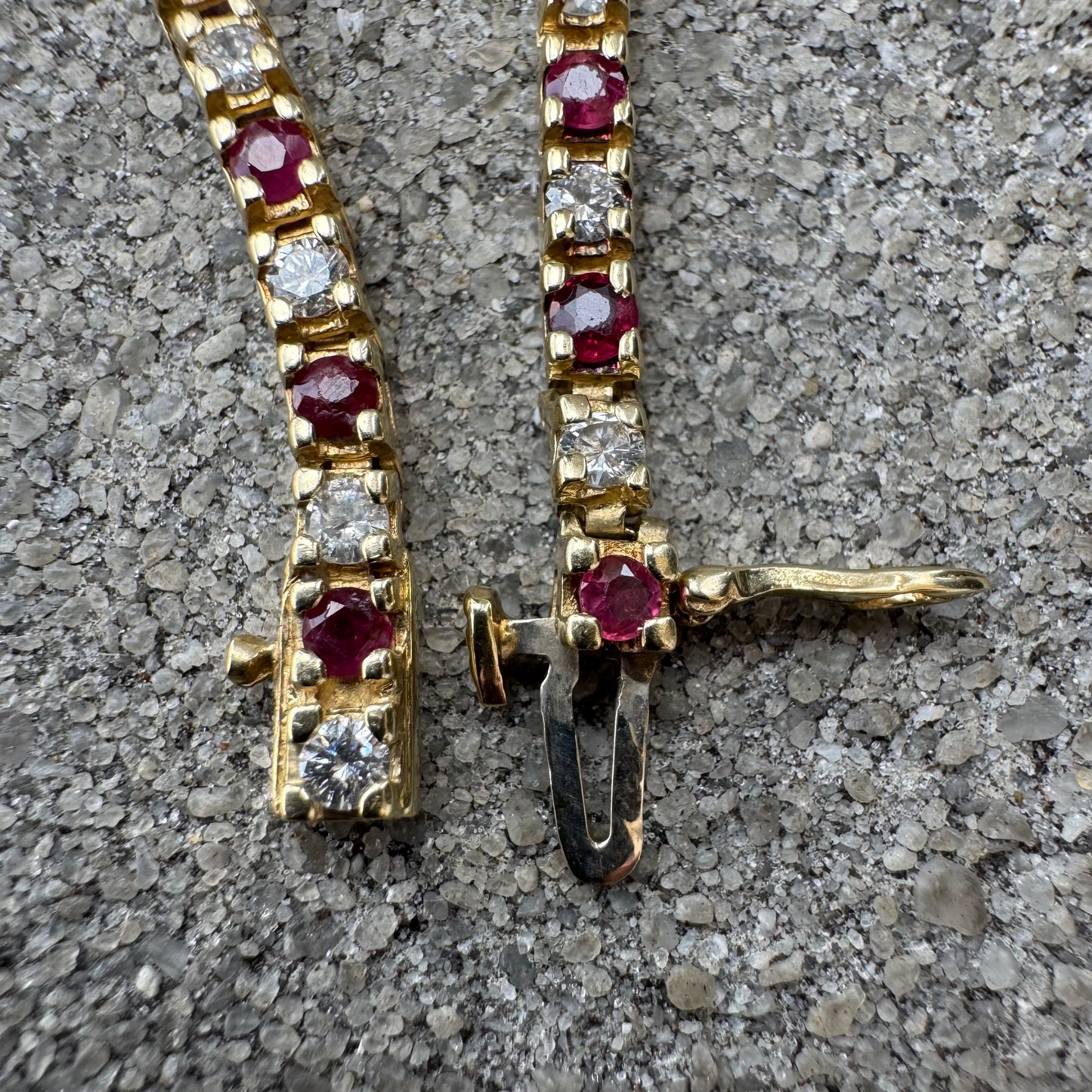 Vintage 14k Yellow Gold 2.5ctw Natural Diamond And Ruby Classic Tennis Bracelet (7.75”)