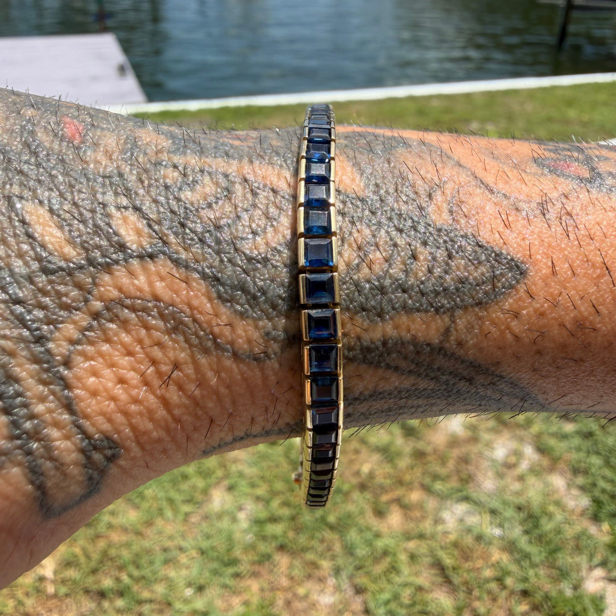 1930’s/40’s Solid 18k Yellow Gold 6.0ctw Carré Cut Natural Blue Sapphire Tennis Bracelet By Louis J. Meyer Inc. (7.25”)