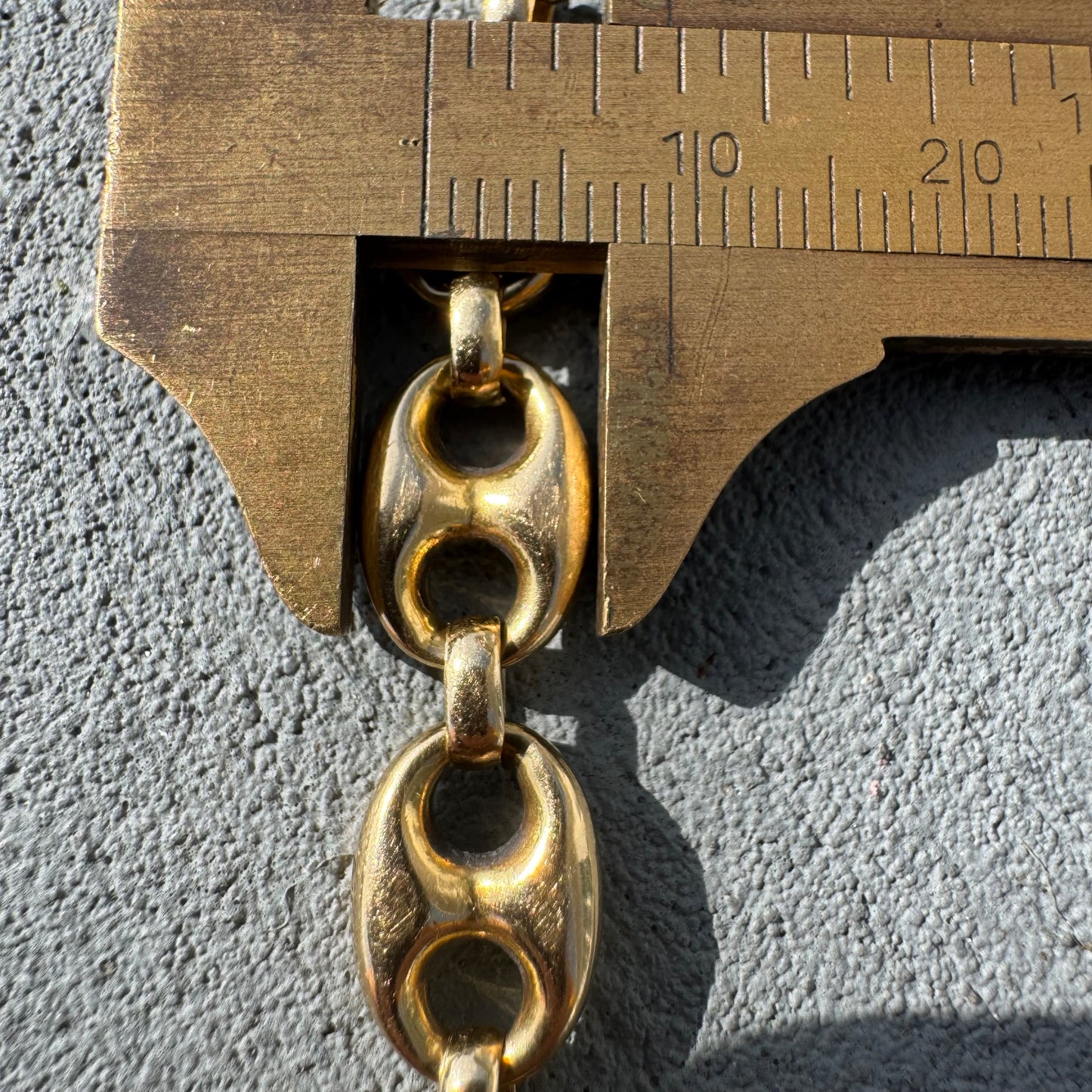 Vintage 18k Yellow Gold Chunky Puffed Mariner Link Bracelet (7”)